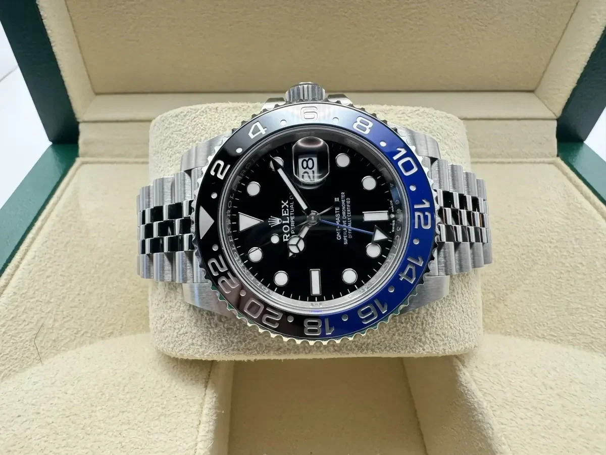 Rolex GMT Master 2 | 40mm | Batgirl | Cerachrom Bezel | Jubilee | 126710BLNR - Image 5