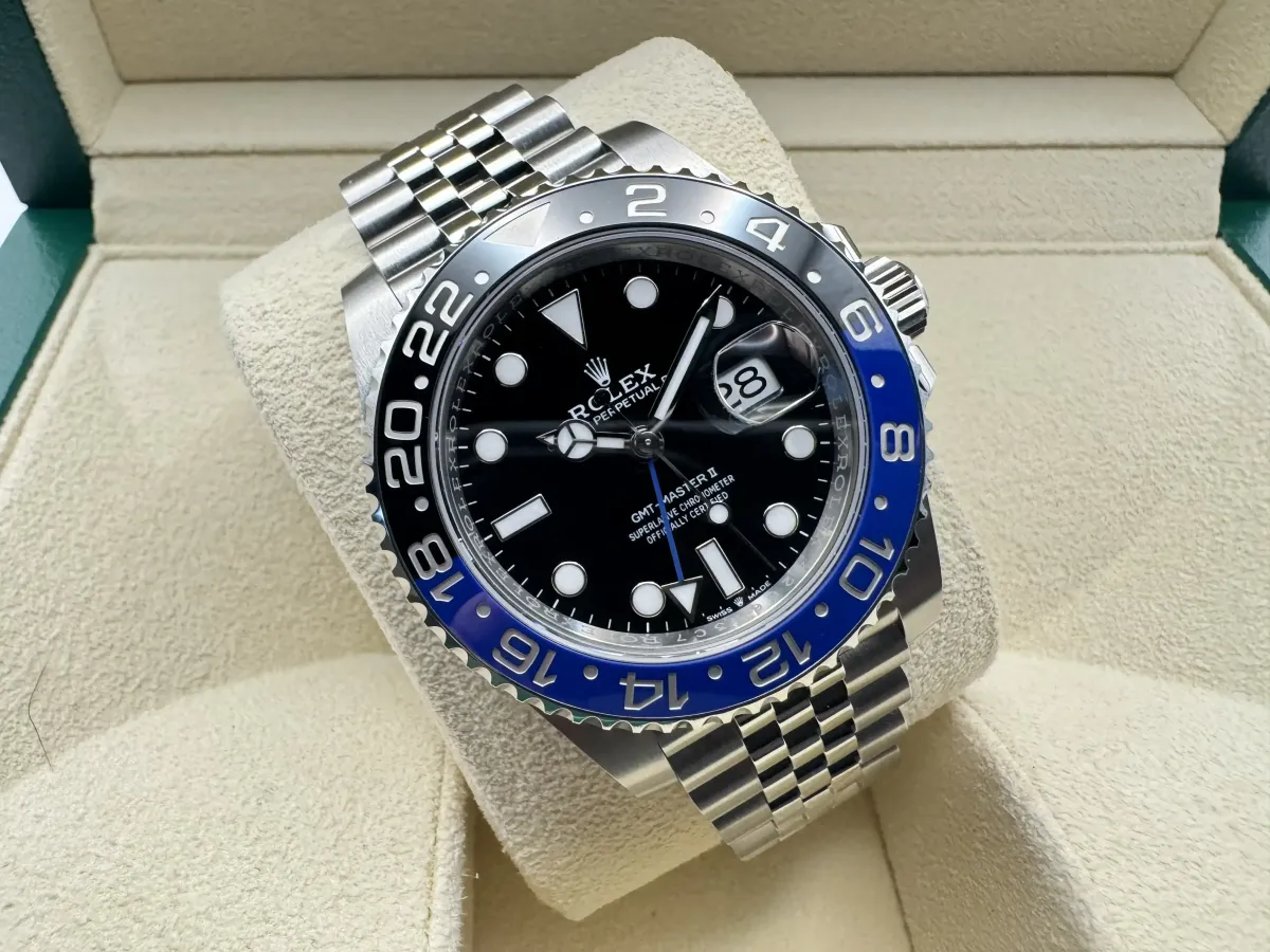 Rolex GMT Master 2 | 40mm | Batgirl | Cerachrom Bezel | Jubilee | 126710BLNR - Image 3