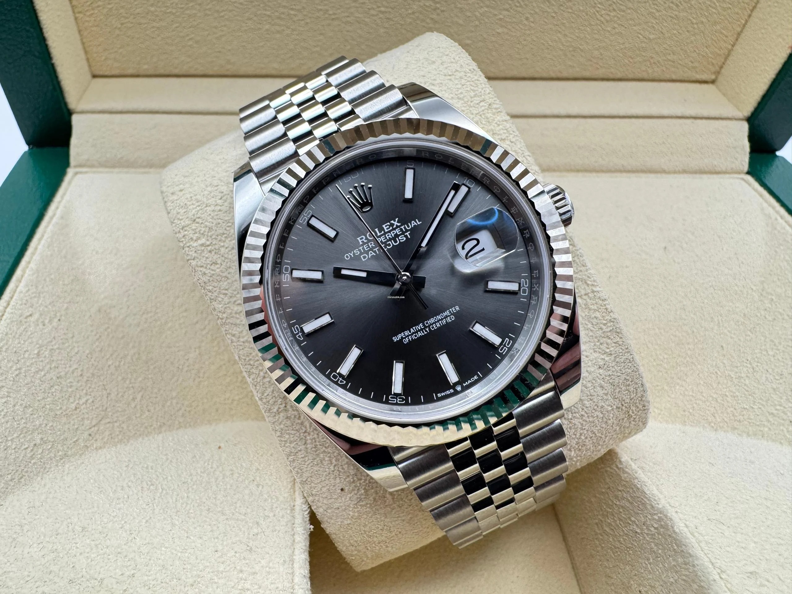 Rolex Datejust 41mm | Rhodium Wijzerplaat | Gegroefde Lunette/Bezel van Witgoud | Jubilee | 126334 - Image 12