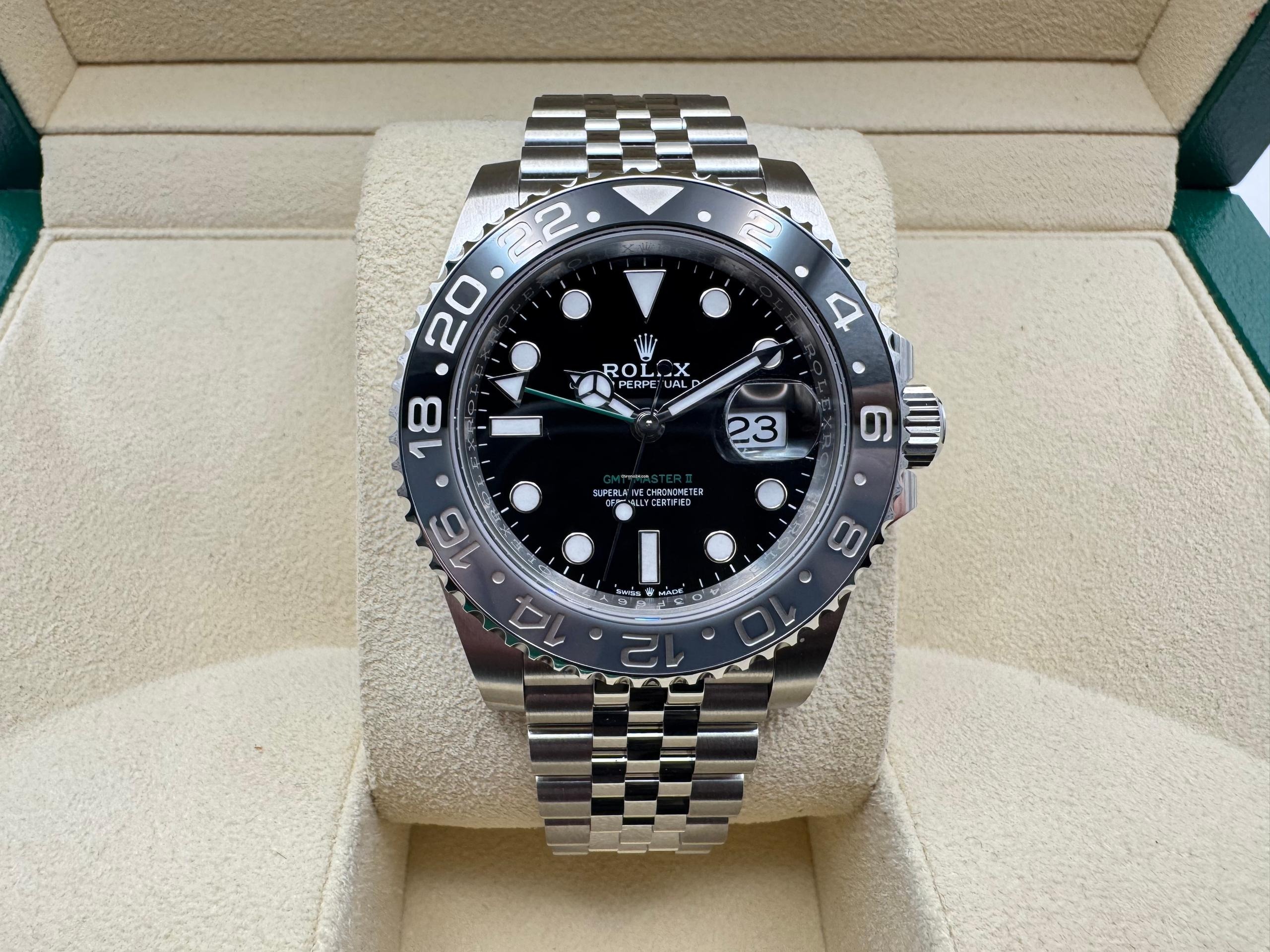 Rolex GMT-Master 2 | 40mm | Bruce Wayne | Cerachrom Lunette | Jubilee | 126710GRNR