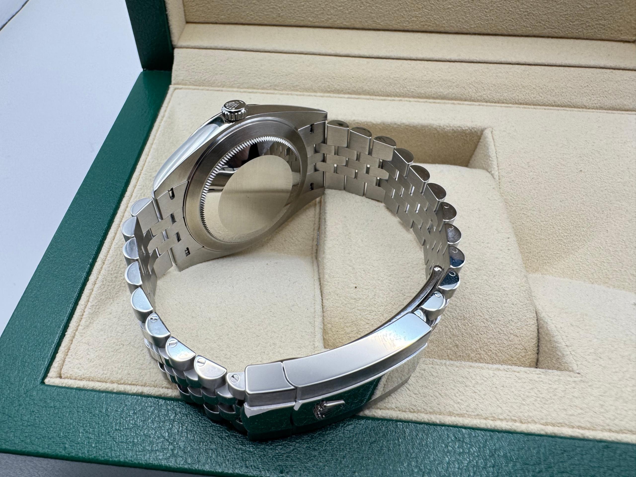 Rolex Datejust 41mm | Rhodium Wijzerplaat | Gegroefde Lunette/Bezel van Witgoud | Jubilee | 126334 - Image 4