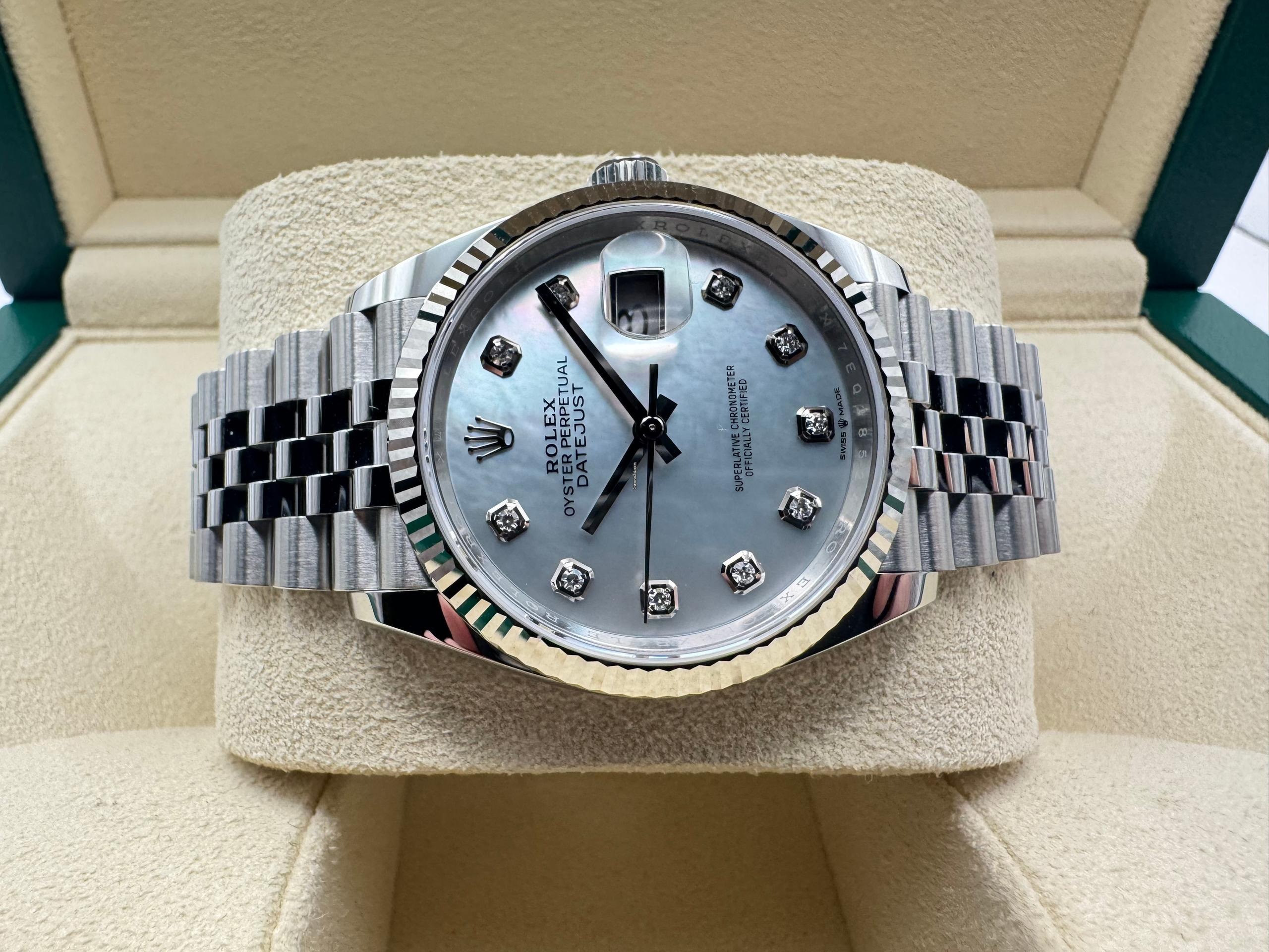 Rolex Datejust 36mm | Parelmoer Wijzerplaat met Diamanten &18K Witgouden Gekartelde Bezel/Lunnette | Jubilee | 126234 - Image 6