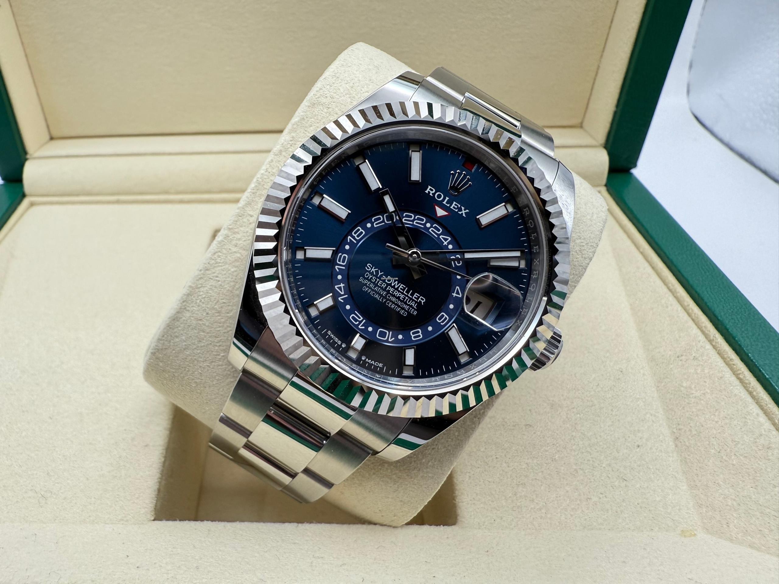 Rolex Sky-Dweller 42mm | Blauwe Wijzerplaat & 18K Witgoud (Gegroefde Bezel/Lunette) | Oystersteel | 336934 - Image 4