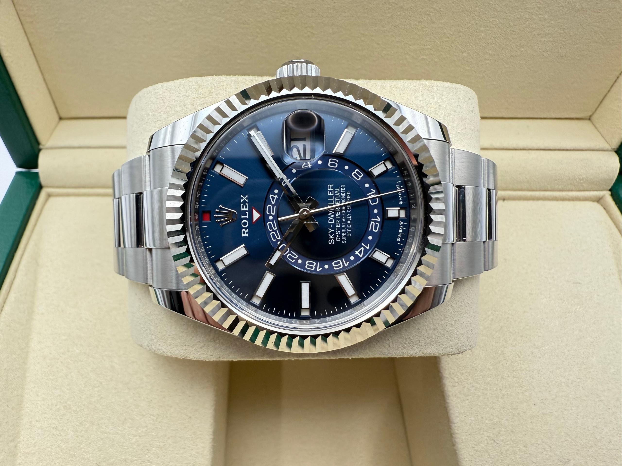 Rolex Sky-Dweller 42mm | Blauwe Wijzerplaat & 18K Witgoud (Gegroefde Bezel/Lunette) | Oystersteel | 336934 - Image 5