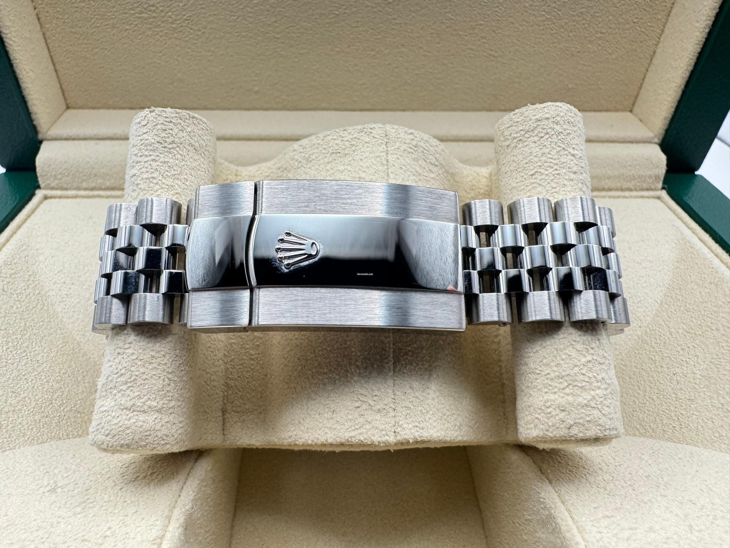 Rolex Sky-Dweller 42mm | Blauwe Wijzerplaat & 18K Witgoud (Gegroefde Bezel/Lunette) | Jubilee | 336934 - Image 5