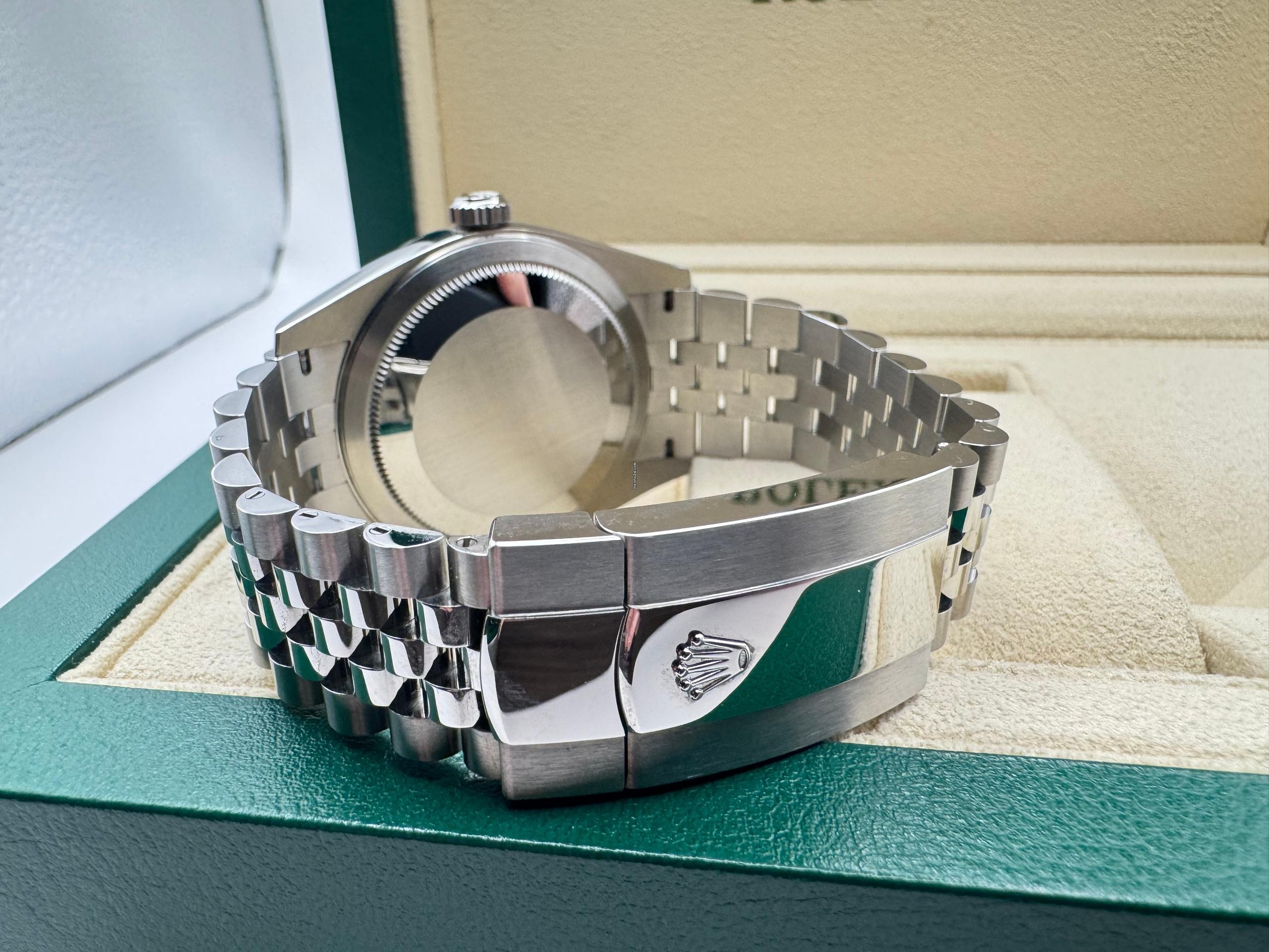 Rolex Sky-Dweller 42mm | Blauwe Wijzerplaat & 18K Witgoud (Gegroefde Bezel/Lunette) | Jubilee | 336934 - Image 8