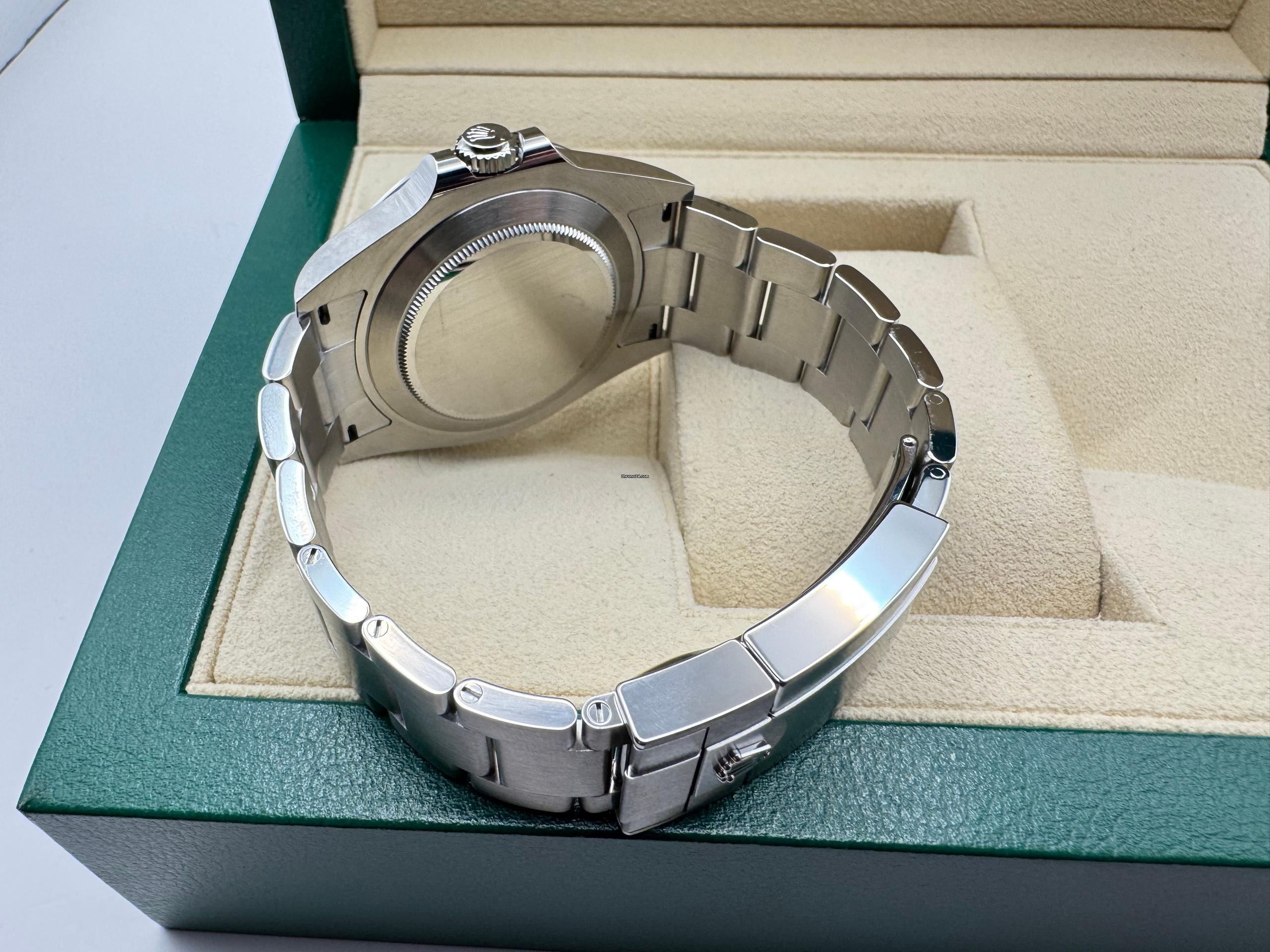 Rolex Explorer 2 | 42mm | Zwarte Wijzerplaat | Vaste 24-uurs Bezel | 226570 - Image 8