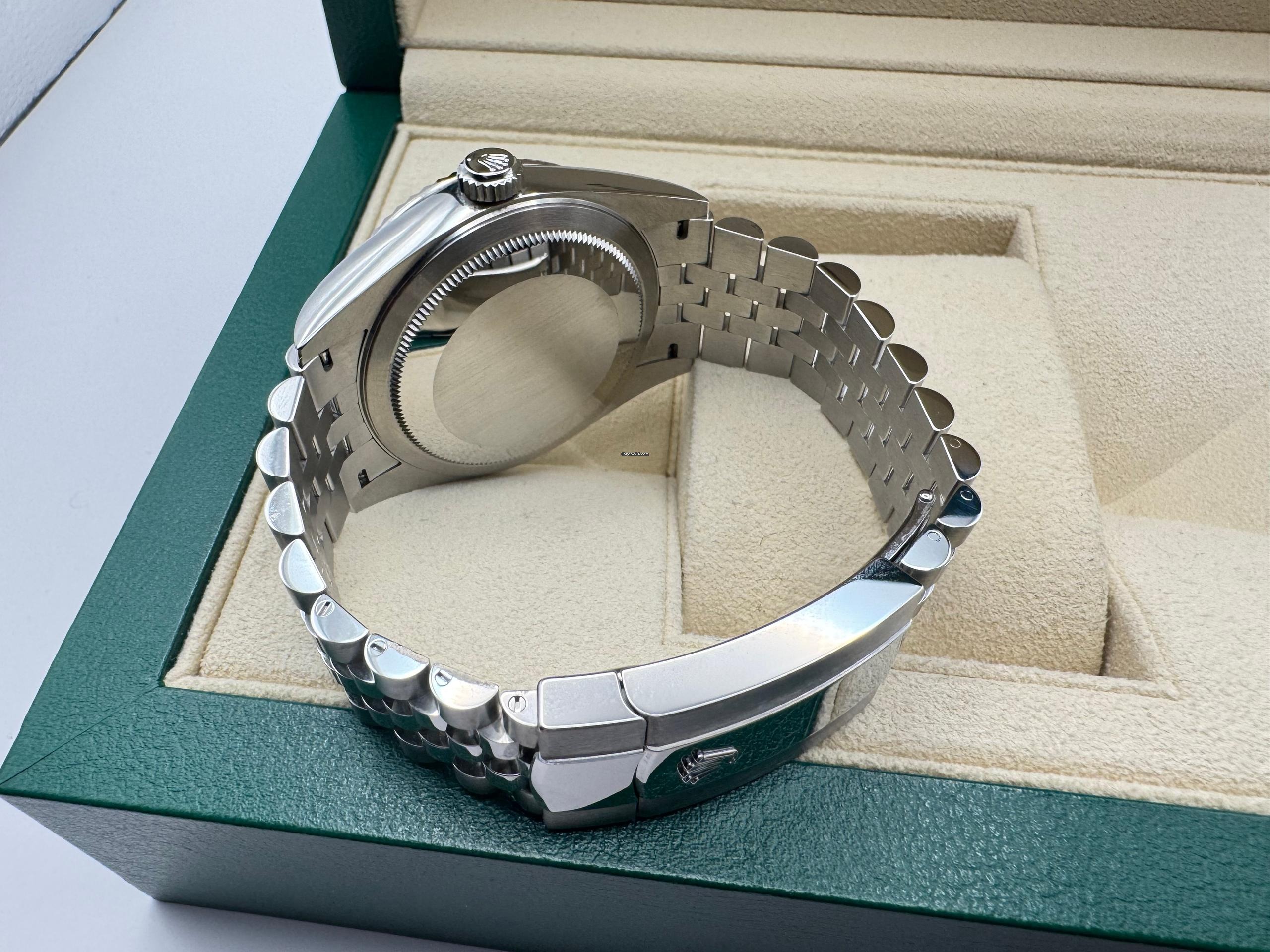 Rolex Sky-Dweller 42mm | Blauwe Wijzerplaat & 18K Witgoud (Gegroefde Bezel/Lunette) | Jubilee | 336934 - Image 6