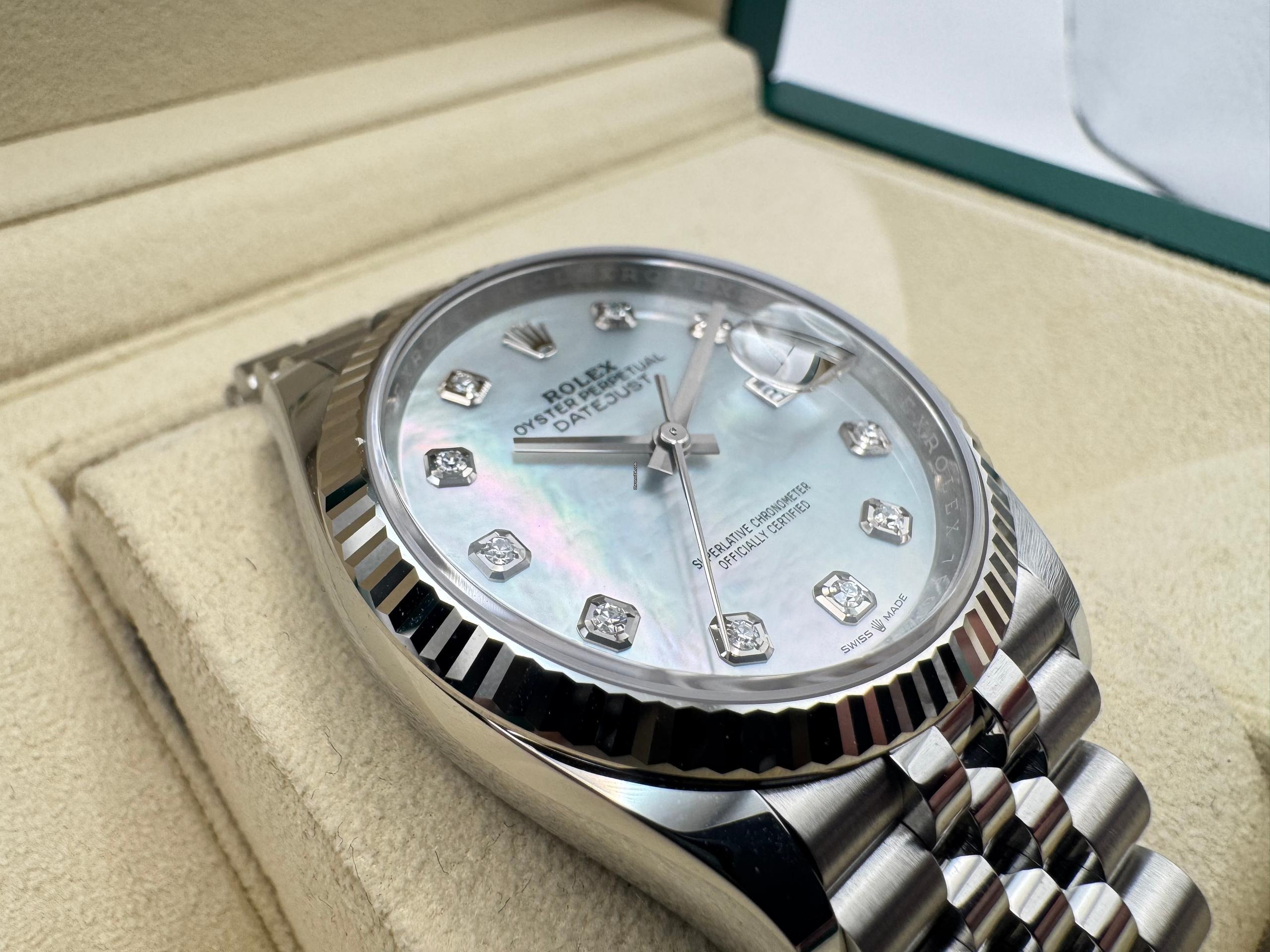 Rolex Datejust 36mm | Parelmoer Wijzerplaat met Diamanten &18K Witgouden Gekartelde Bezel/Lunnette | Jubilee | 126234 - Image 12