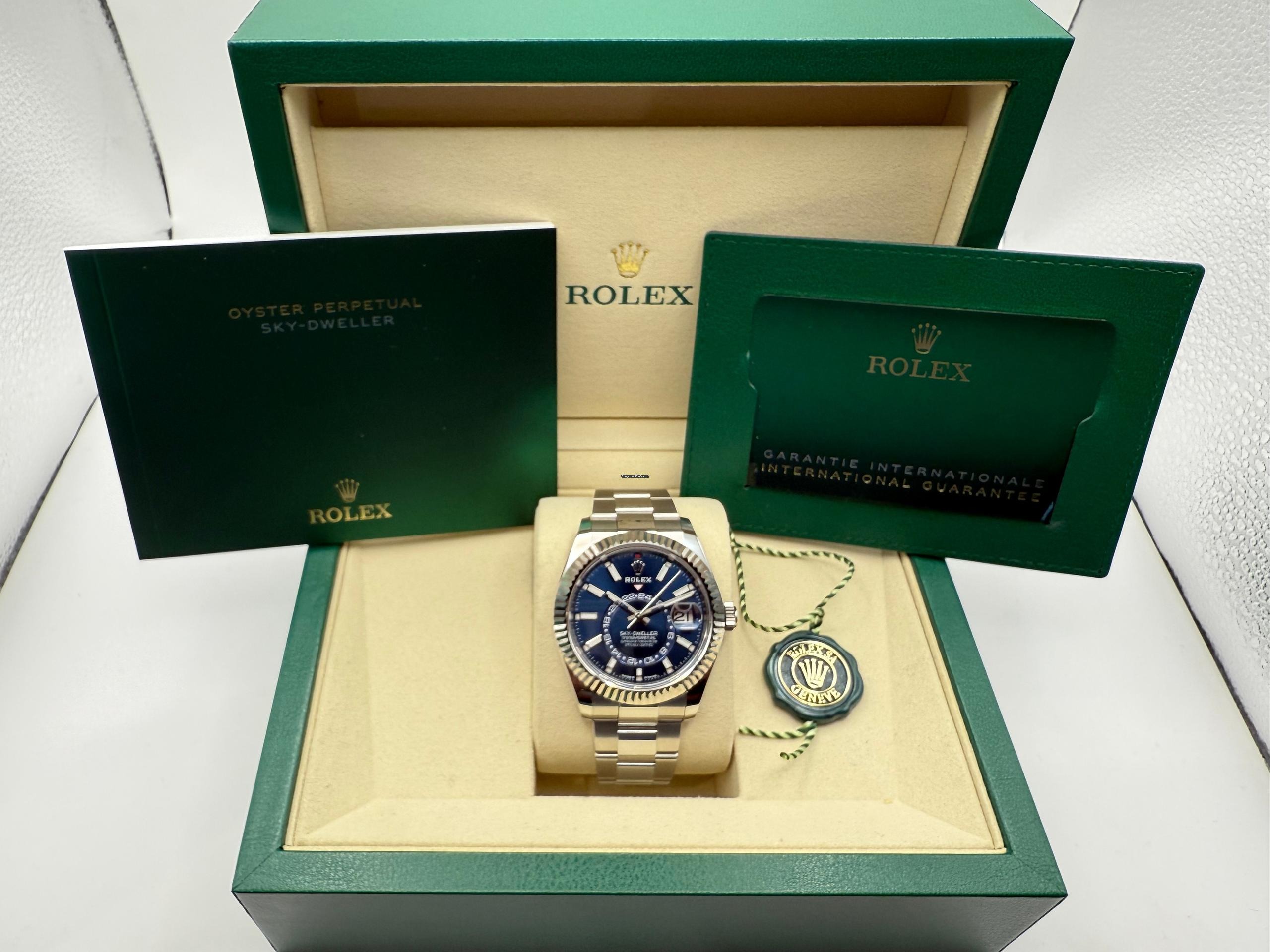 Rolex Sky-Dweller 42mm | Blauwe Wijzerplaat & 18K Witgoud (Gegroefde Bezel/Lunette) | Oystersteel | 336934 - Image 2