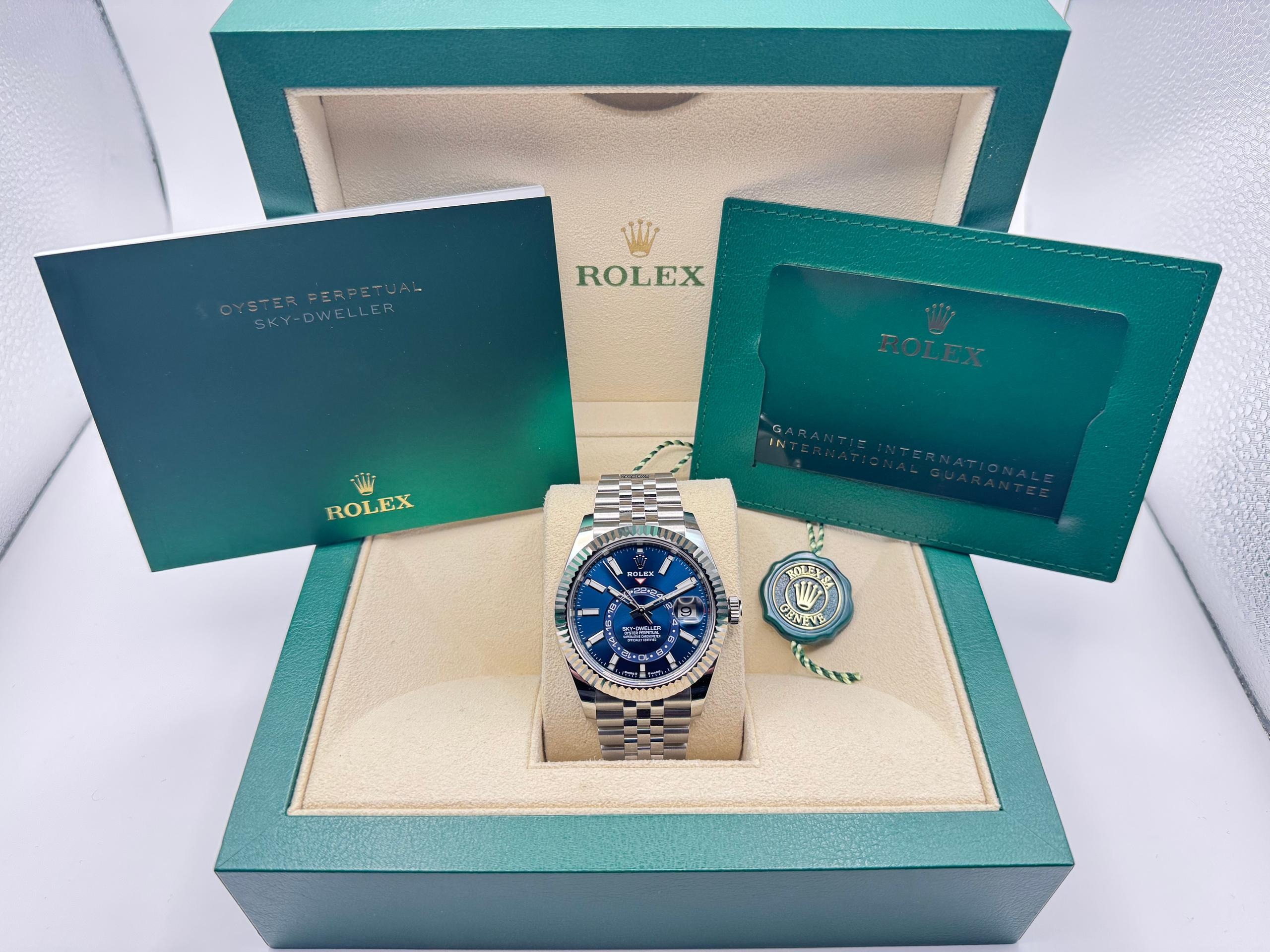 Rolex Sky-Dweller 42mm | Blauwe Wijzerplaat & 18K Witgoud (Gegroefde Bezel/Lunette) | Jubilee | 336934 - Image 2