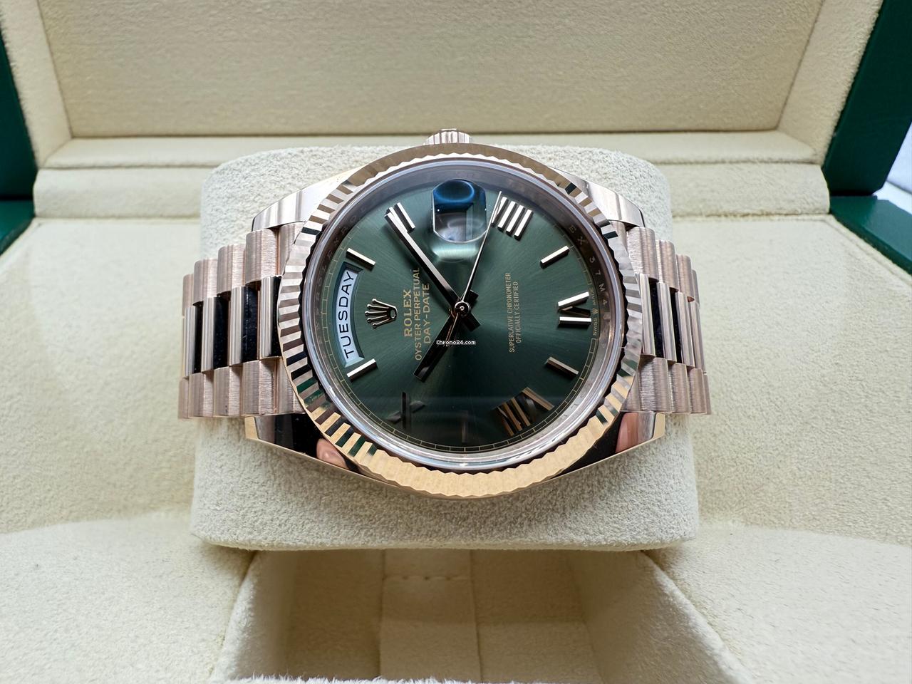 Rolex DayDate 40mm | Olijfgroen Wijzerplaat & Volledig Gefluteerde Lunette in 18K Everose | 18K Everose Goud President-band | 228235 - Image 10