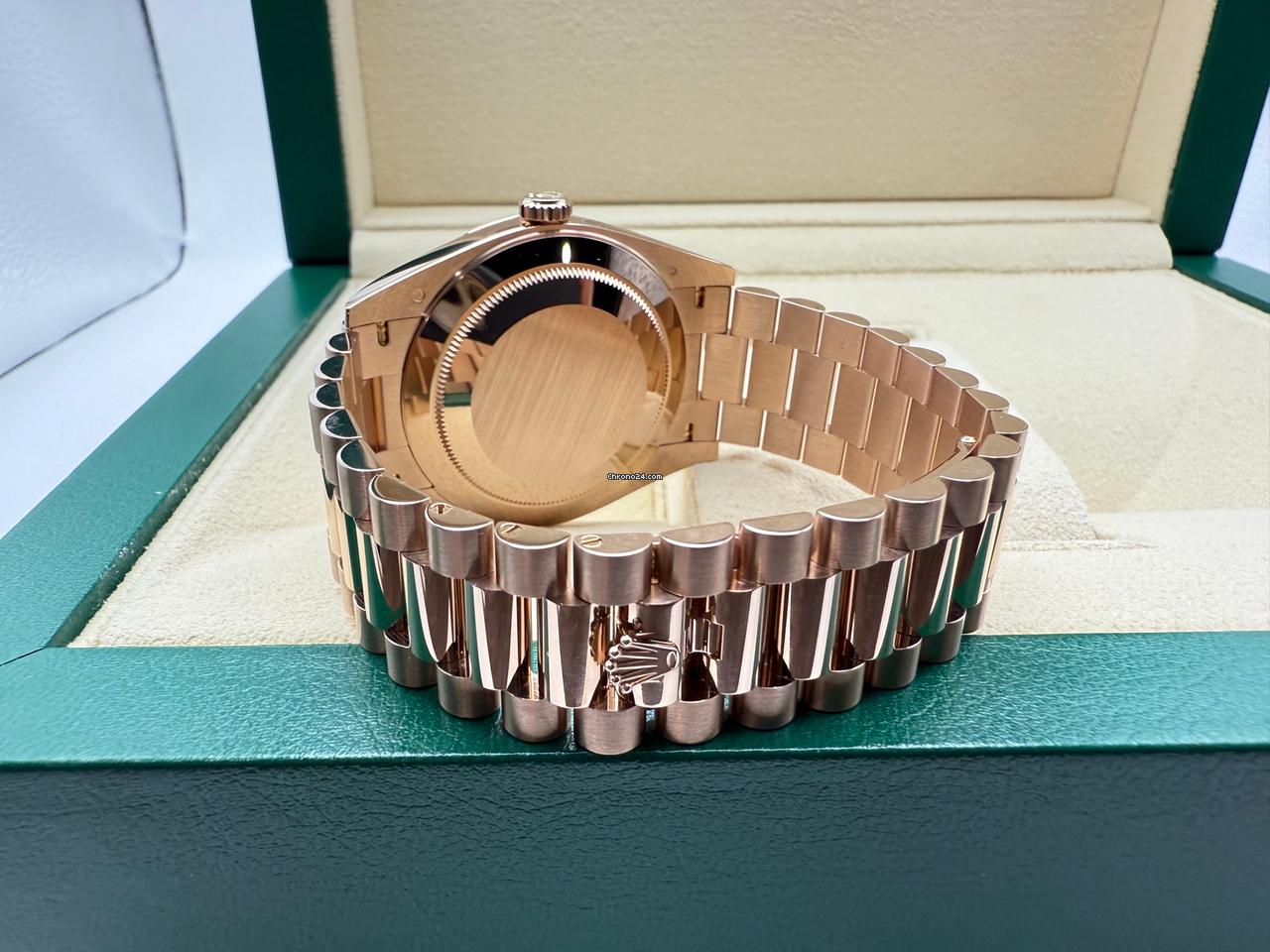Rolex DayDate 40mm | Olijfgroen Wijzerplaat & Volledig Gefluteerde Lunette in 18K Everose | 18K Everose Goud President-band | 228235 - Image 6