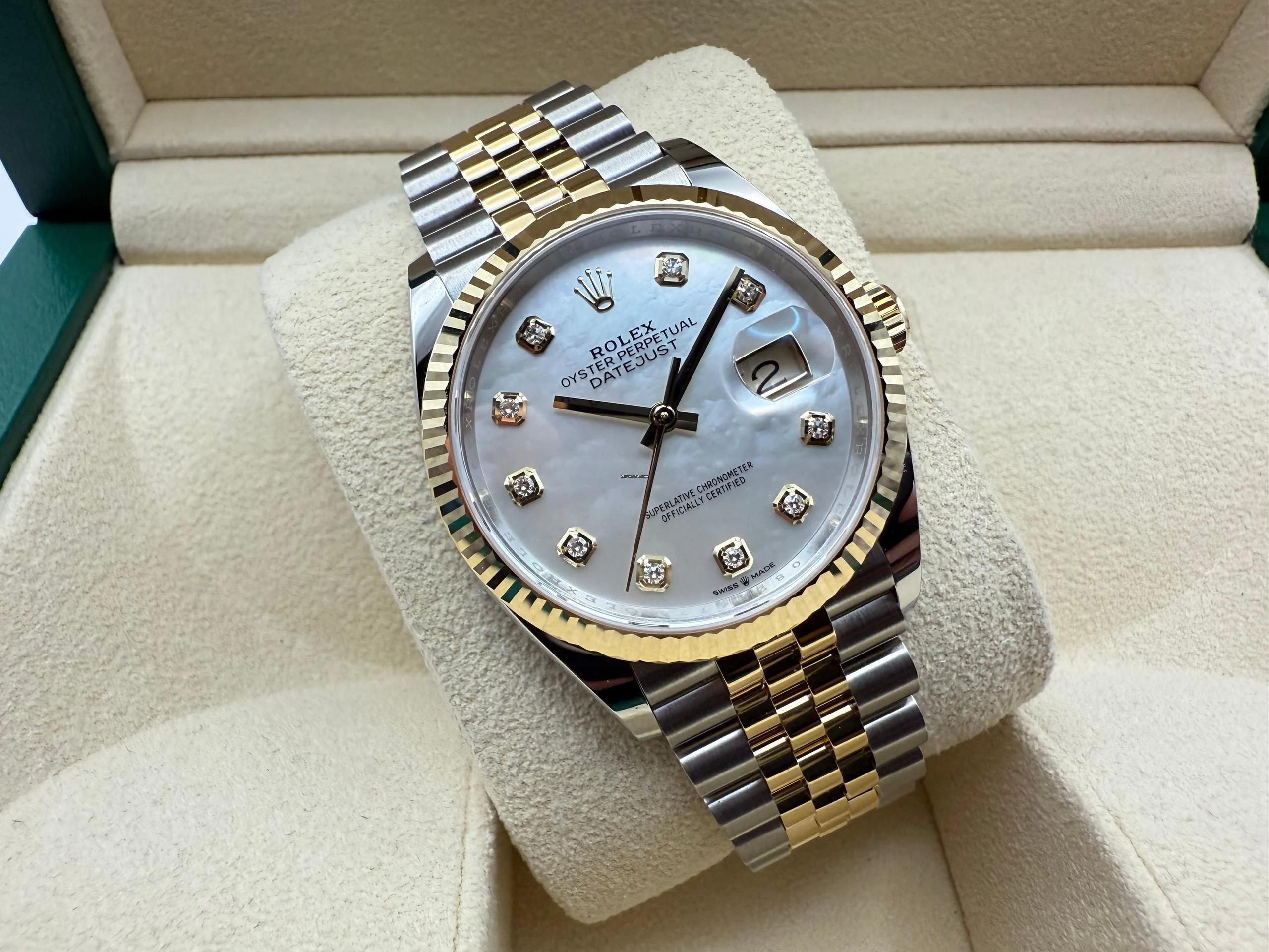 Rolex Datejust 36mm | Wit Parelmoer Wijzerplaat Met 10 Diamanten & Geelgoud 18K | Jubilee | 126233 - Image 4