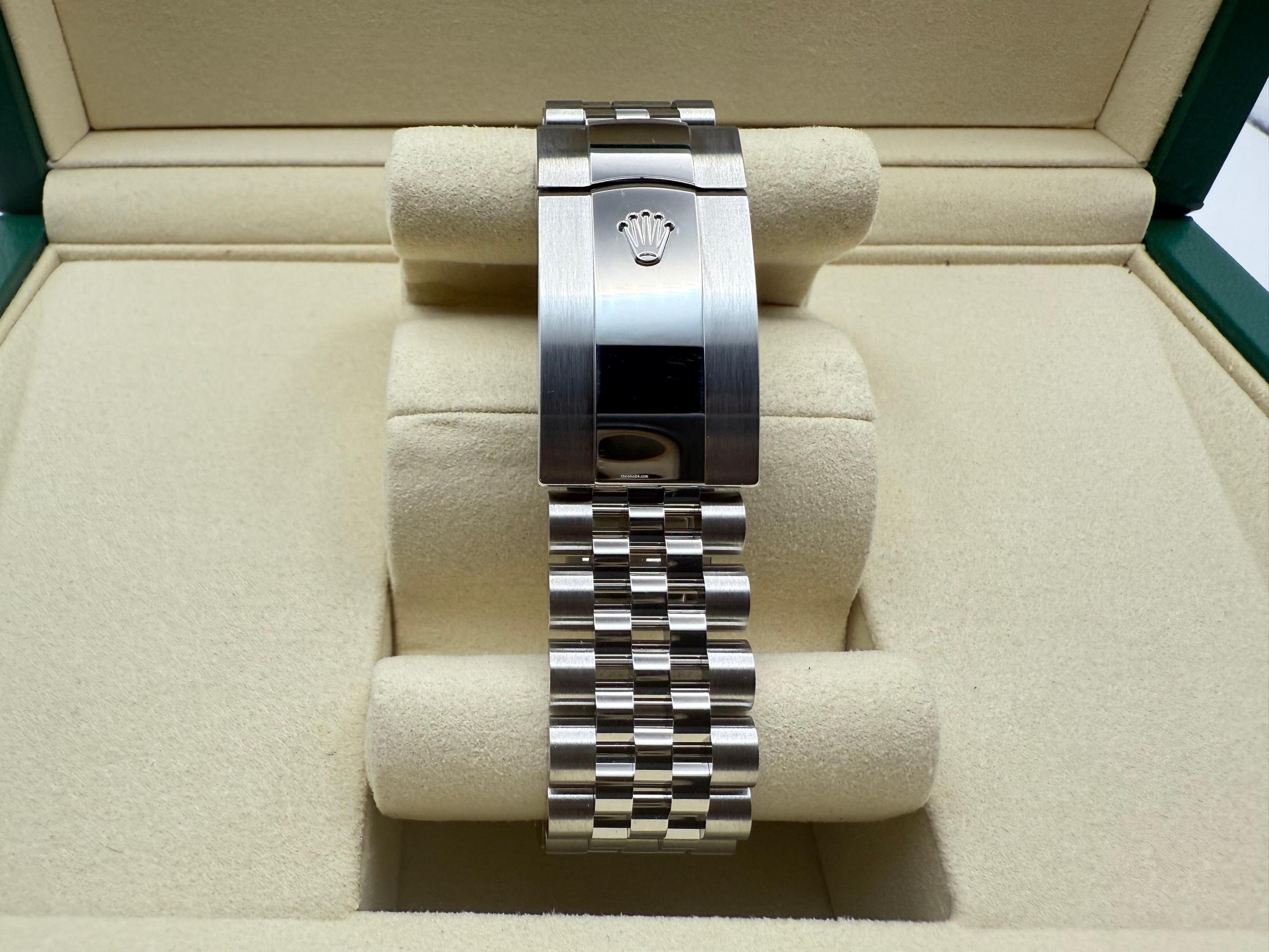 Rolex Sky-Dweller 42mm | Wit Wijzerplaat & 18K Witgoud Fluted Bezel | Jubilee | 336934 - Image 6