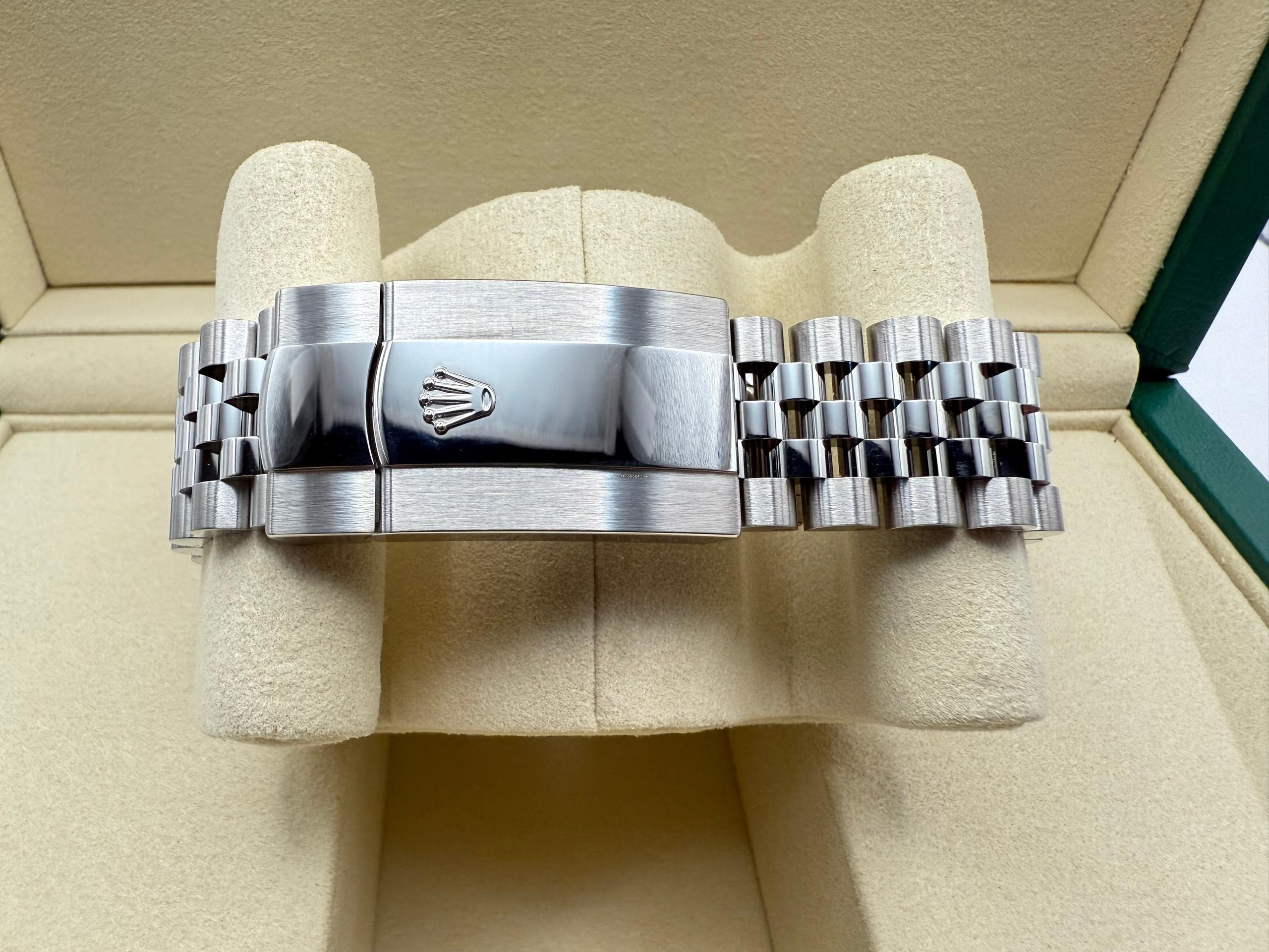 Rolex Sky-Dweller 42mm | Wit Wijzerplaat & 18K Witgoud Fluted Bezel | Jubilee | 336934 - Image 7