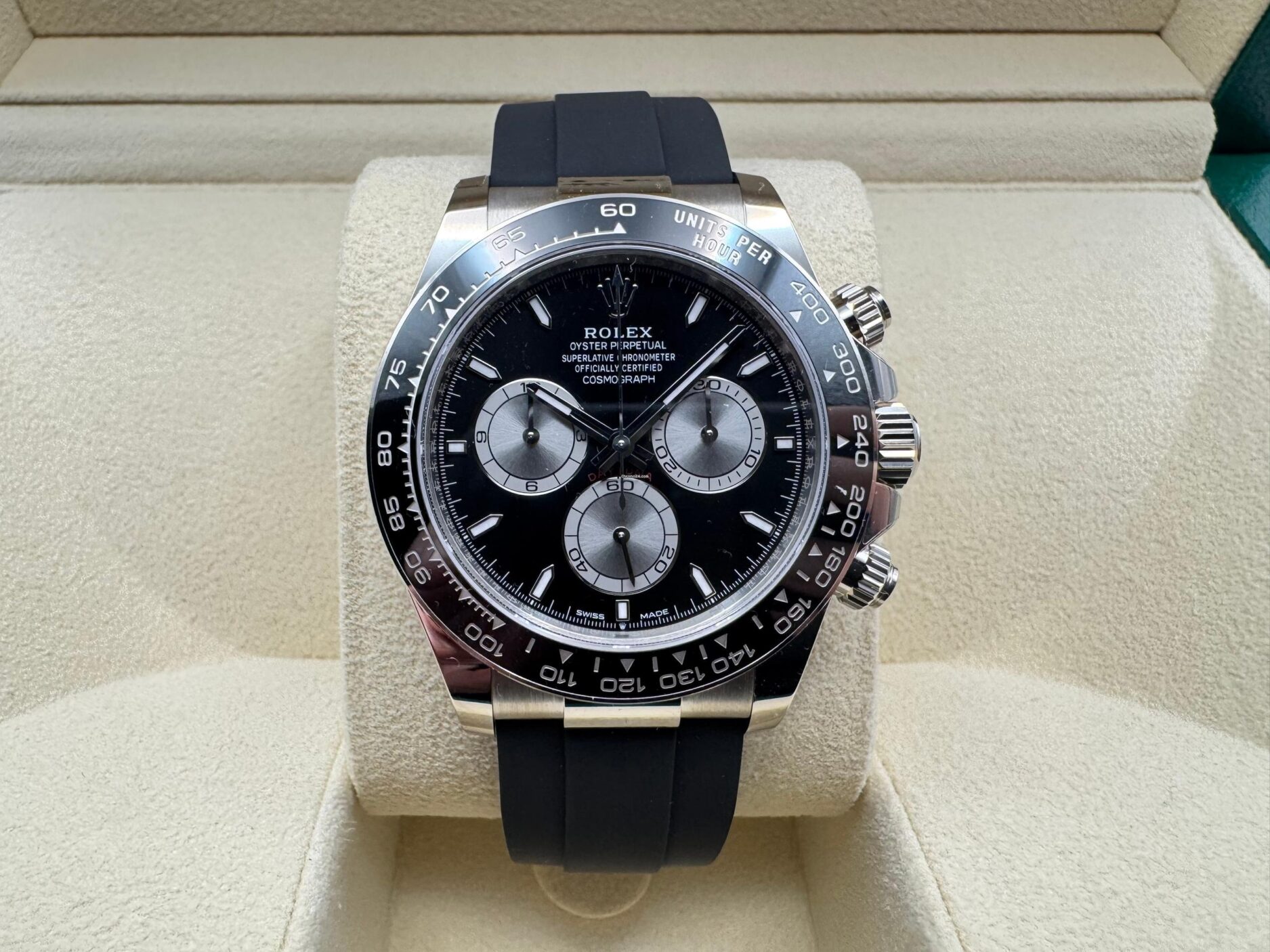 Rolex Daytona 40mm | Sundust & 18K Witgoud Wijzerplaat Zwarte Keramische Bezel | Oysterflex rubber | 126519LN