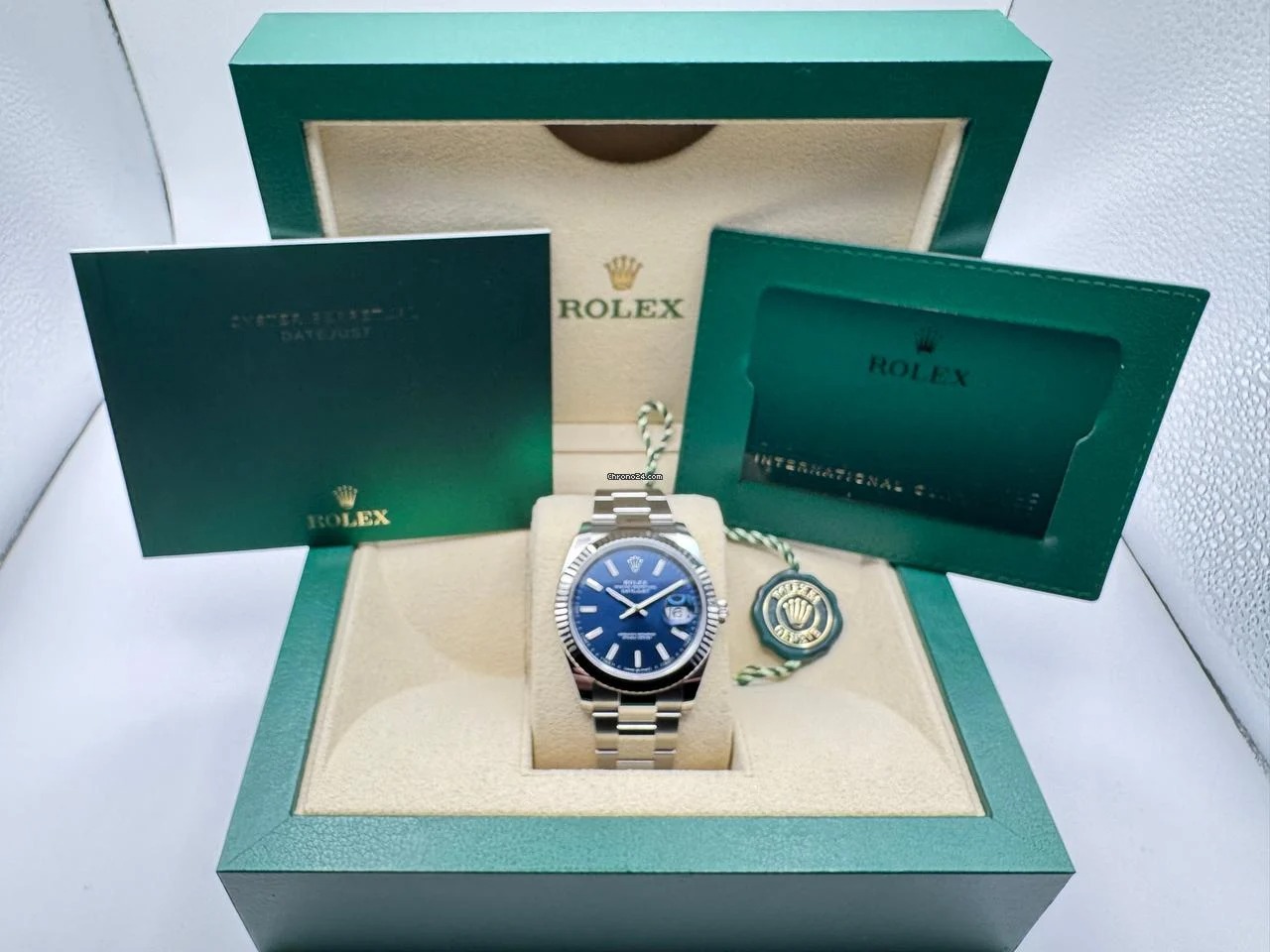 Rolex Datejust 41mm | Blauwe Wijzerplaat | 18K Witgoud Gekarteld Lunette | OysterSteel | 126334 - Image 2