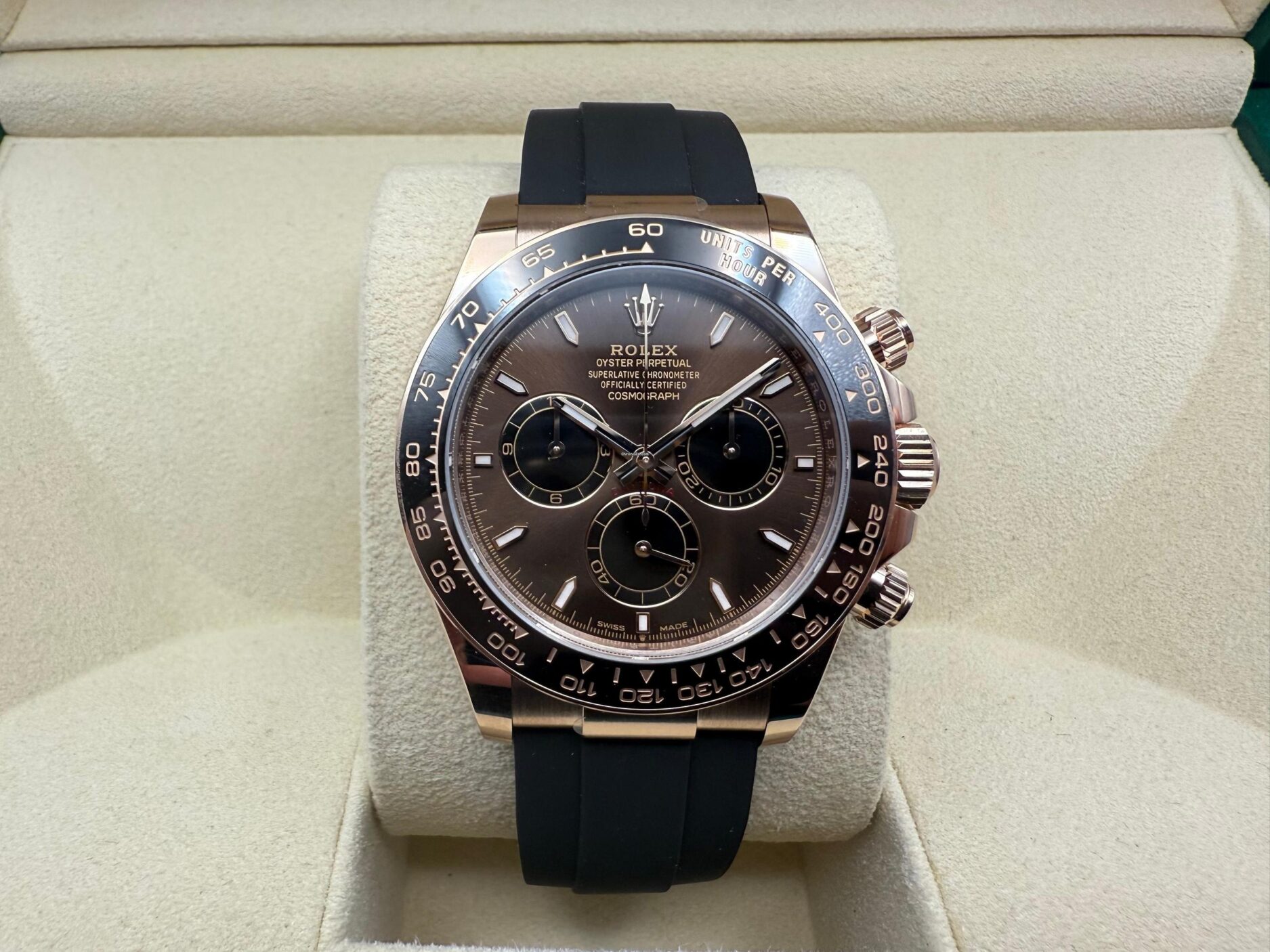 Rolex Daytona 40mm | Chocoladebruin Wijzerplaat & Oysterflex Rubber met Everose Gouden Vouwsluiting Zwarte Keramisch Bezel | 126515LN