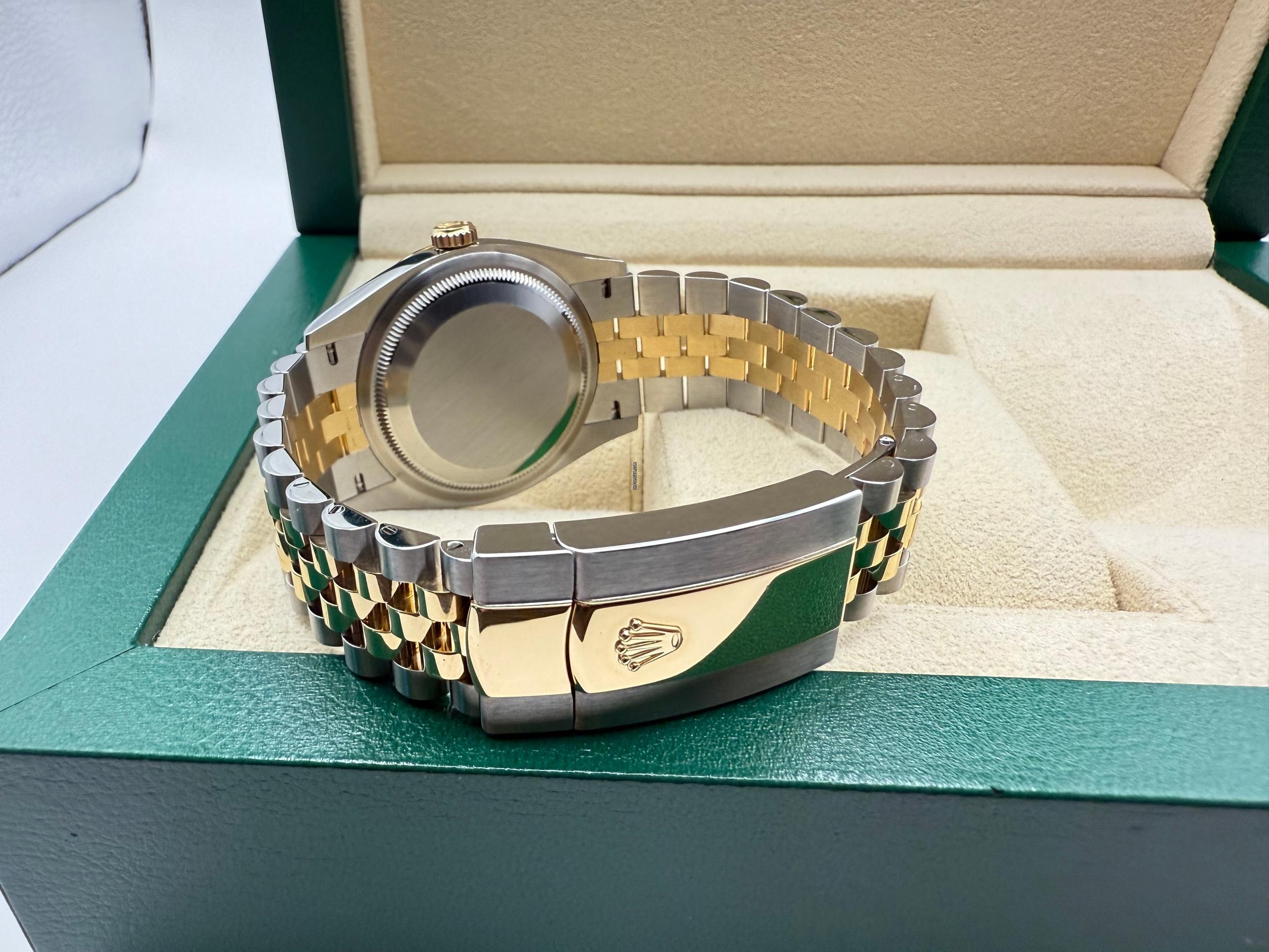 Rolex Datejust 36mm | Wit Parelmoer Wijzerplaat Met 10 Diamanten & Geelgoud 18K | Jubilee | 126233 - Image 10