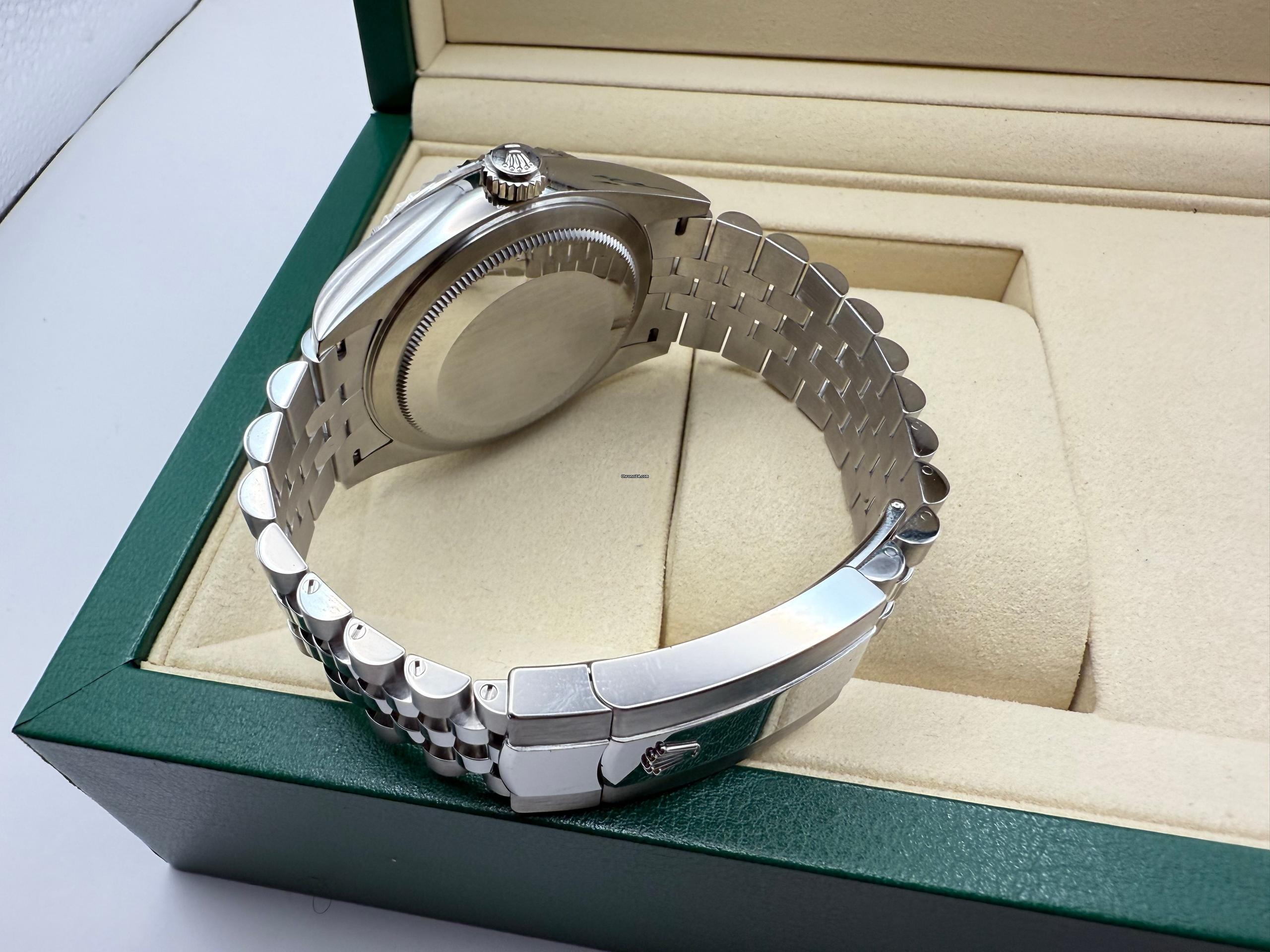 Rolex Sky-Dweller 42mm | Wit Wijzerplaat & 18K Witgoud Fluted Bezel | Jubilee | 336934 - Image 9