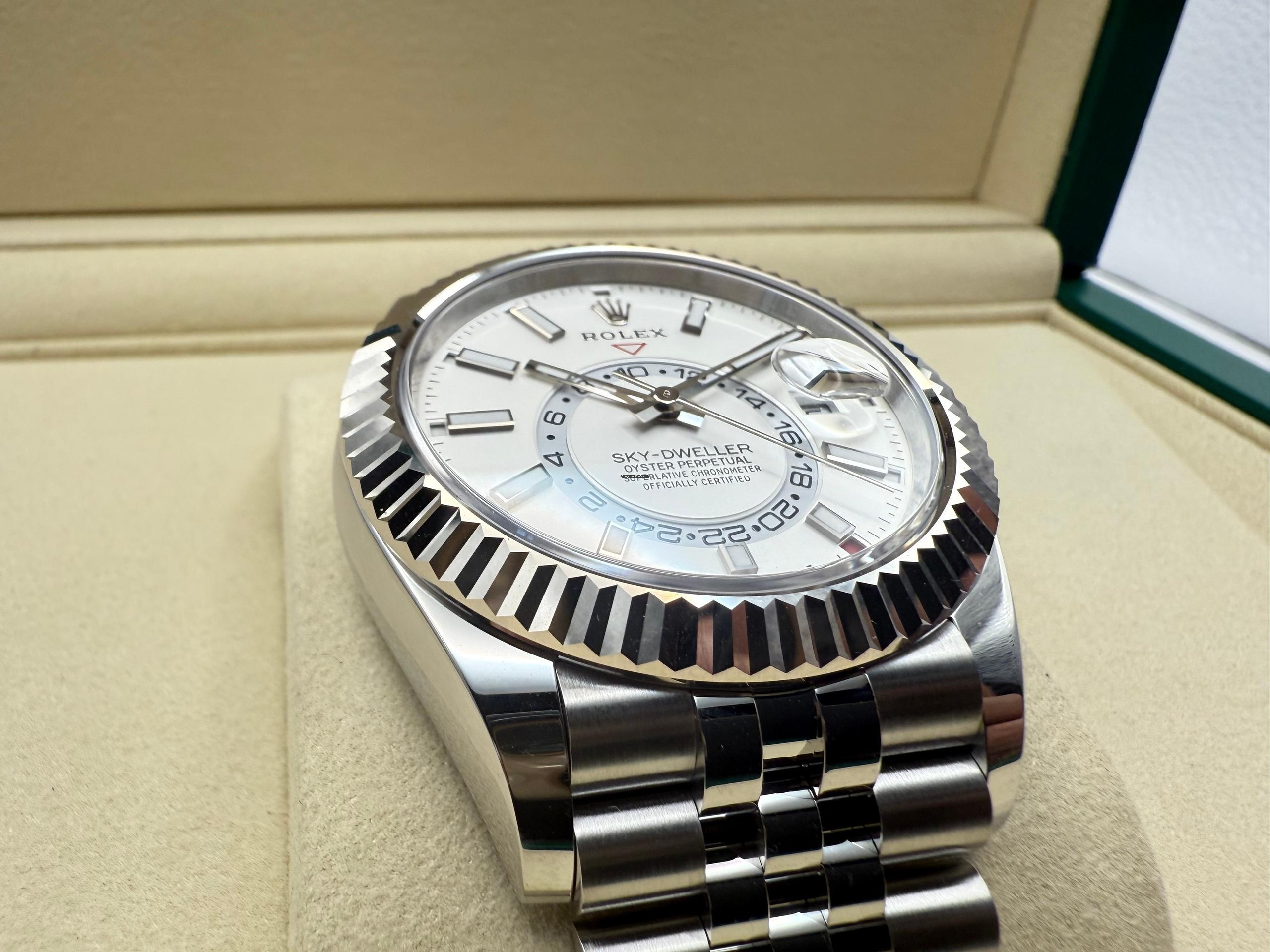 Rolex Sky-Dweller 42mm | Wit Wijzerplaat & 18K Witgoud Fluted Bezel | Jubilee | 336934 - Image 10