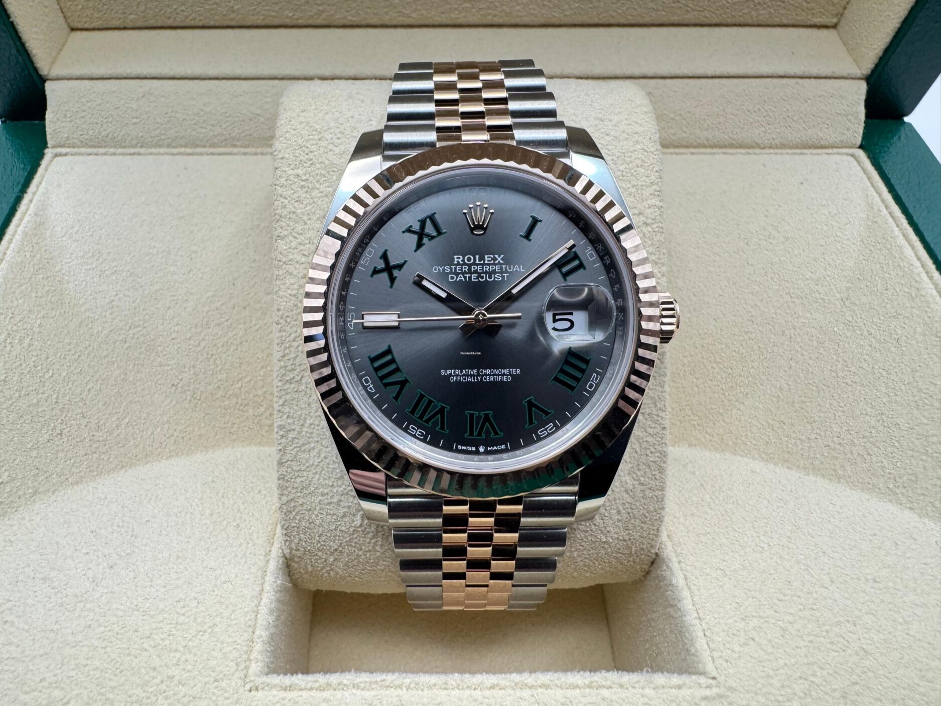 Rolex Datejust 41mm | Wimbledon Wijzerplaat | Groene Romeinse Cijfers & 18K Everose Goud Gekartelde Bezel | Jubilee | 126331