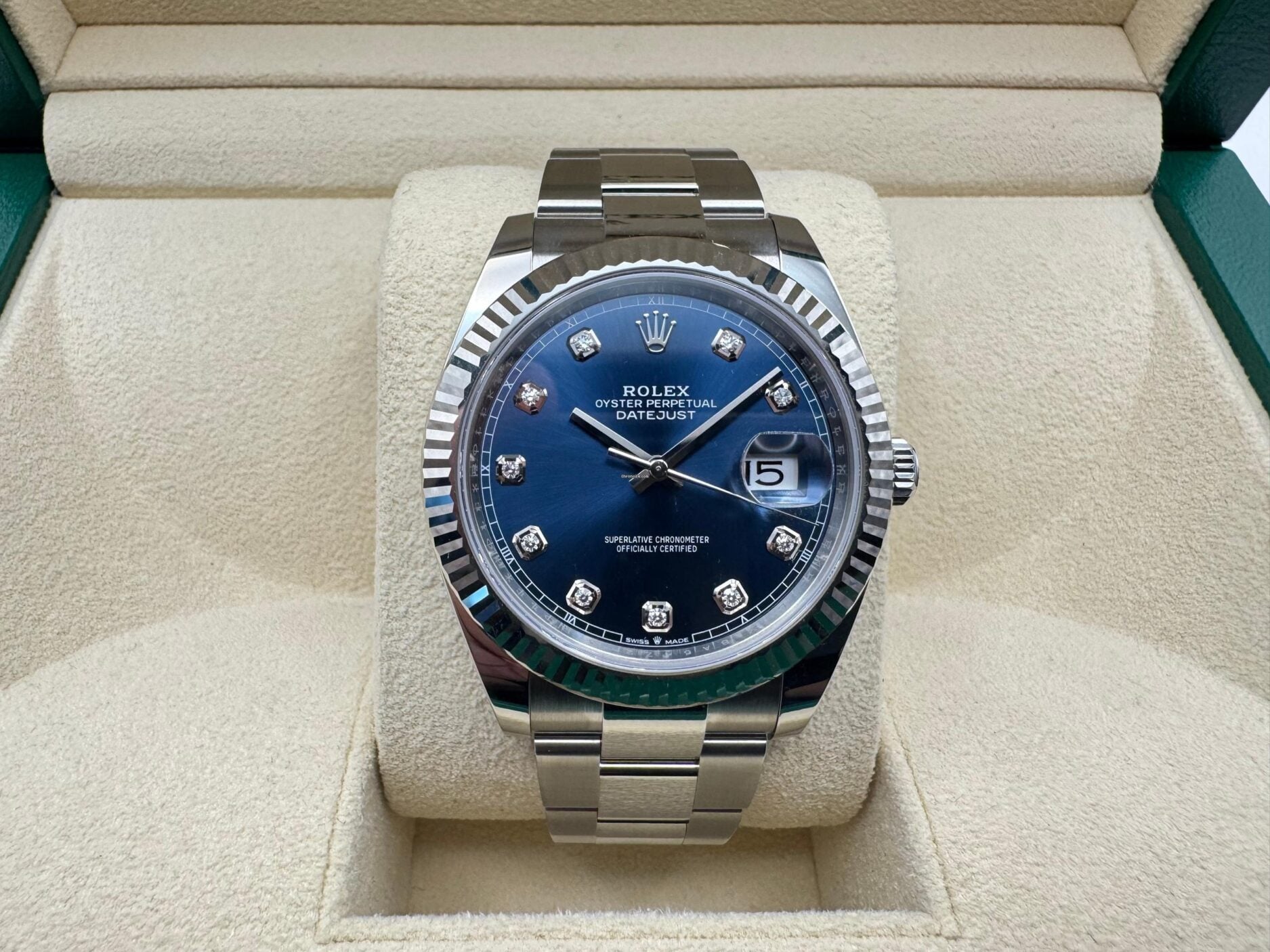 Rolex Datejust 41mm | Blauwe Diamanten Wijzerplaat 18K Witgouden Gekartelde Bezel | Oystersteel | 126334