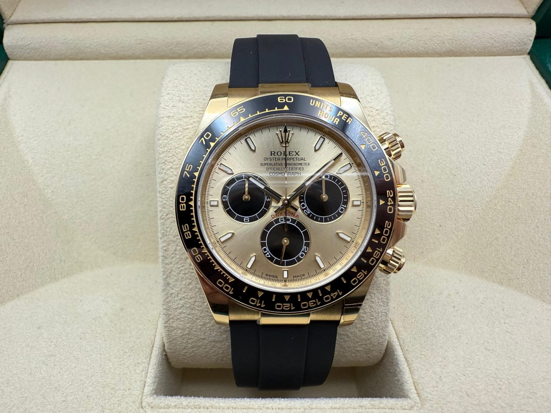 Rolex Daytona 40mm | “Pikachu” Champagne / Goudkleurig & 18K Geelgoud | Oysterflex Rubber | 126518LN