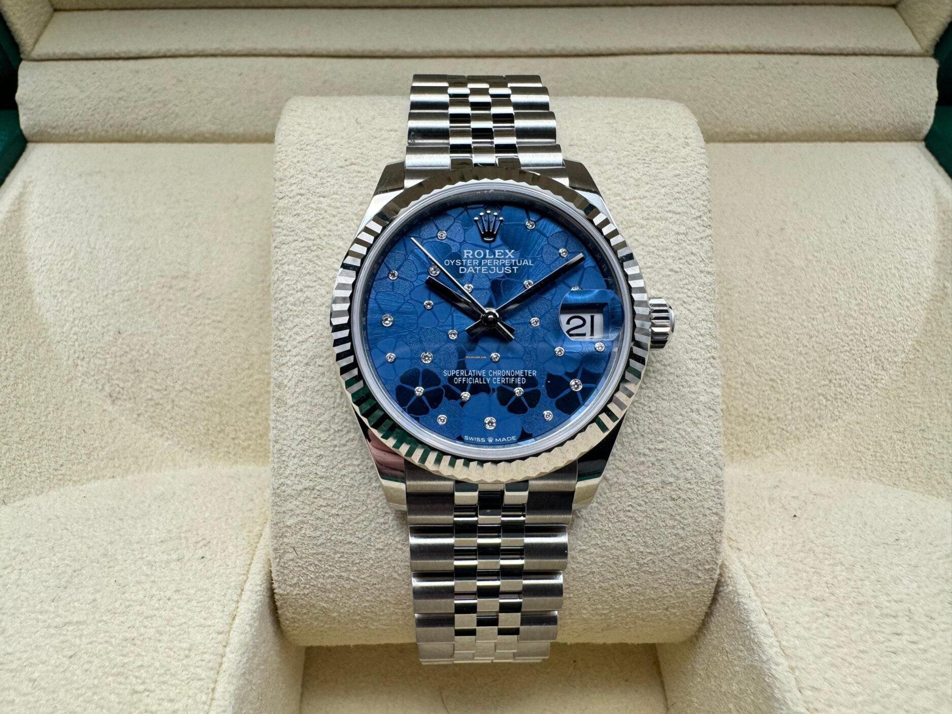 Rolex Datejust 31mm | Blauw Met Diamanten Uurmarkeringen | 18K Witgoud Gekarteld Lunette | Jubilee | 278274