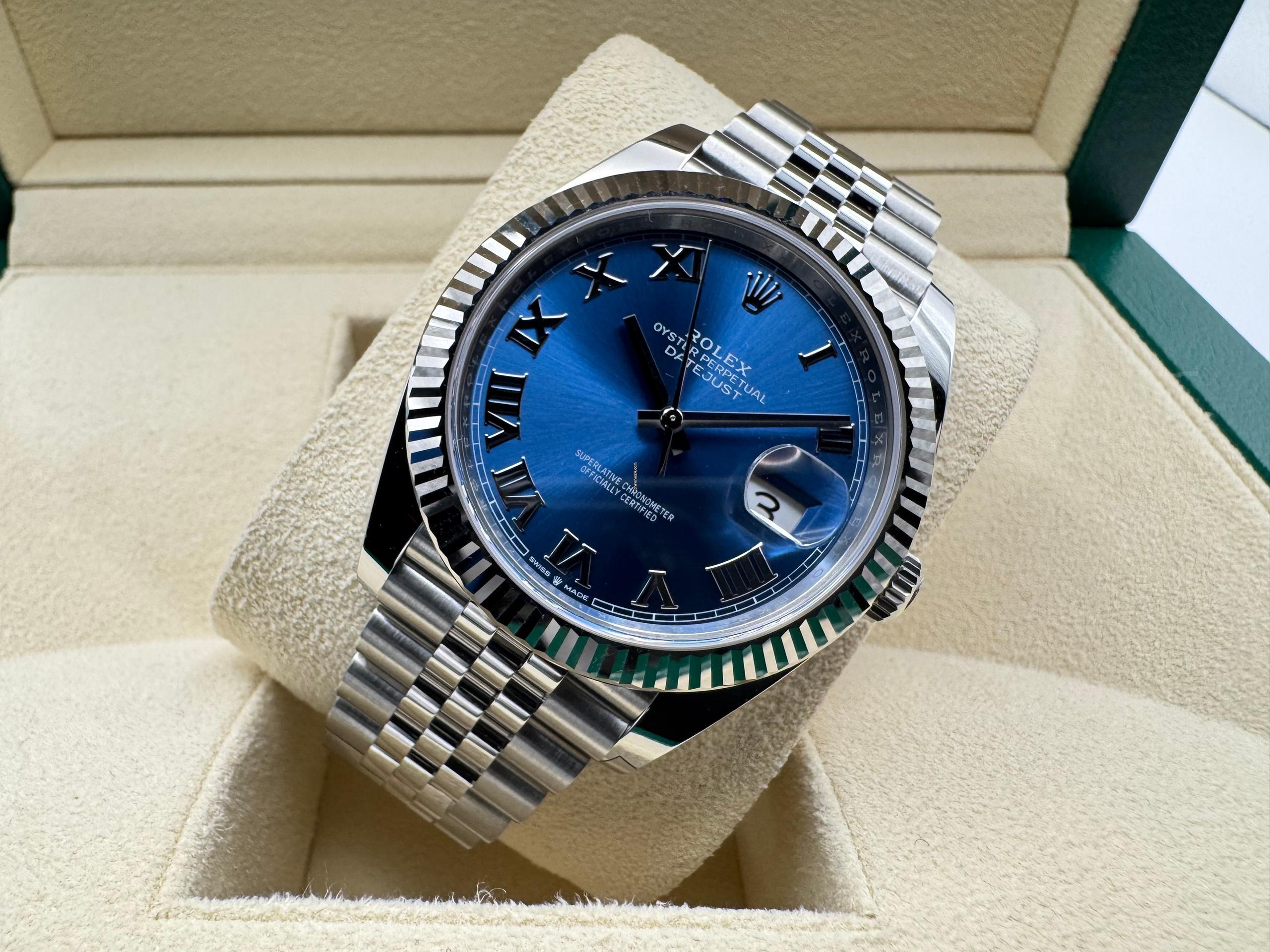 Rolex Datejust 41mm | Azzurro Blauw Wijzerplaat Met Romeinse Cijfers | 18K Witgoud Gekarteld Lunette | Jubilee | 126334 - Image 5