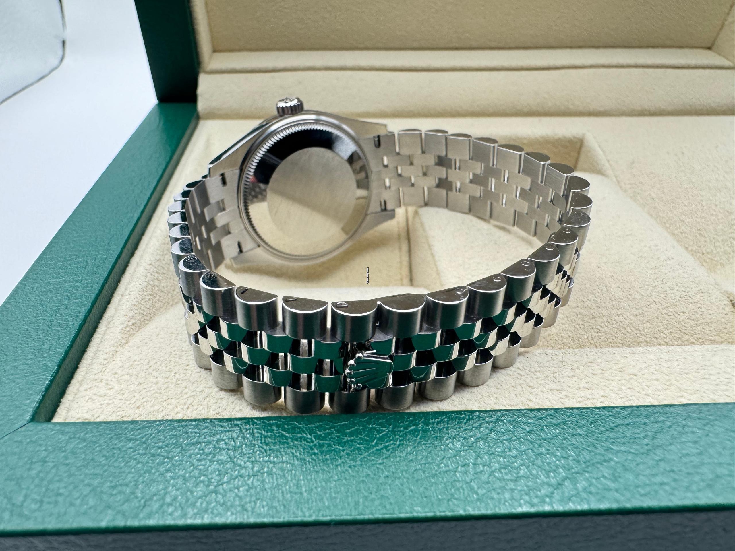 Rolex Datejust 31mm | Blauw Met Diamanten Uurmarkeringen | 18K Witgoud Gekarteld Lunette | Jubilee | 278274 - Image 9