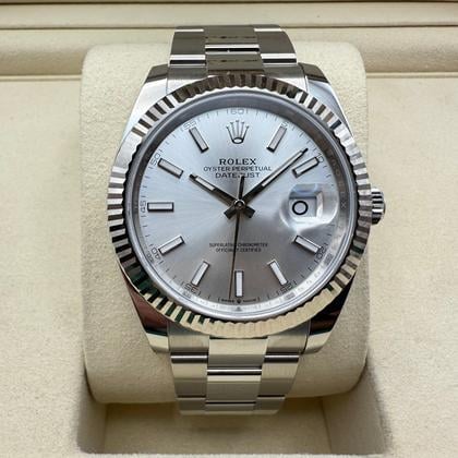 Rolex Datejust 41mm | Zilveren Wijzerplaat | Gekartelde Bezel Van 18k Witgoud | Oystersteel | 126334