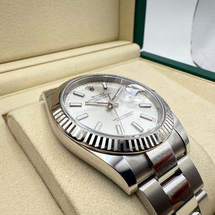 Rolex Datejust 41mm | Zilveren Wijzerplaat | Gekartelde Bezel Van 18k Witgoud | Oystersteel | 126334 - Image 4