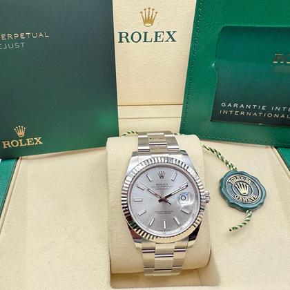 Rolex Datejust 41mm | Zilveren Wijzerplaat | Gekartelde Bezel Van 18k Witgoud | Oystersteel | 126334 - Image 3