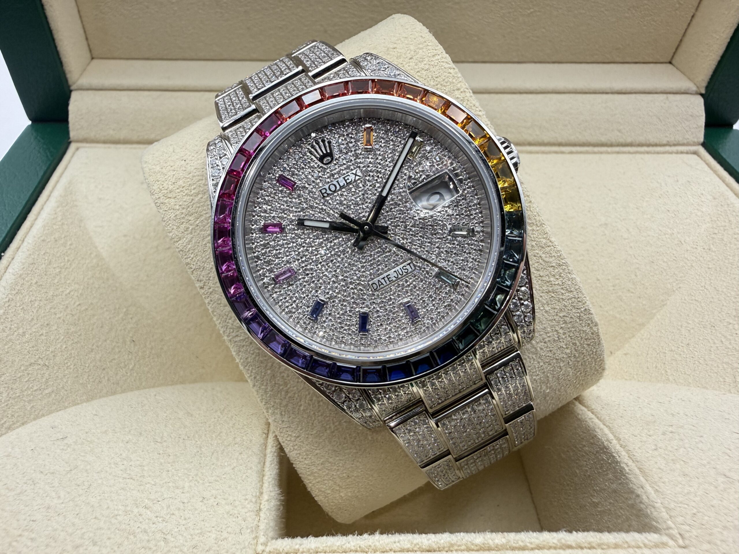 Rolex Datejust 41mm | “ICED OUT” RAINBOW Diamanten Baguette Lunette | Pavé Diamond Wijzerplaat | 126300 - Image 2