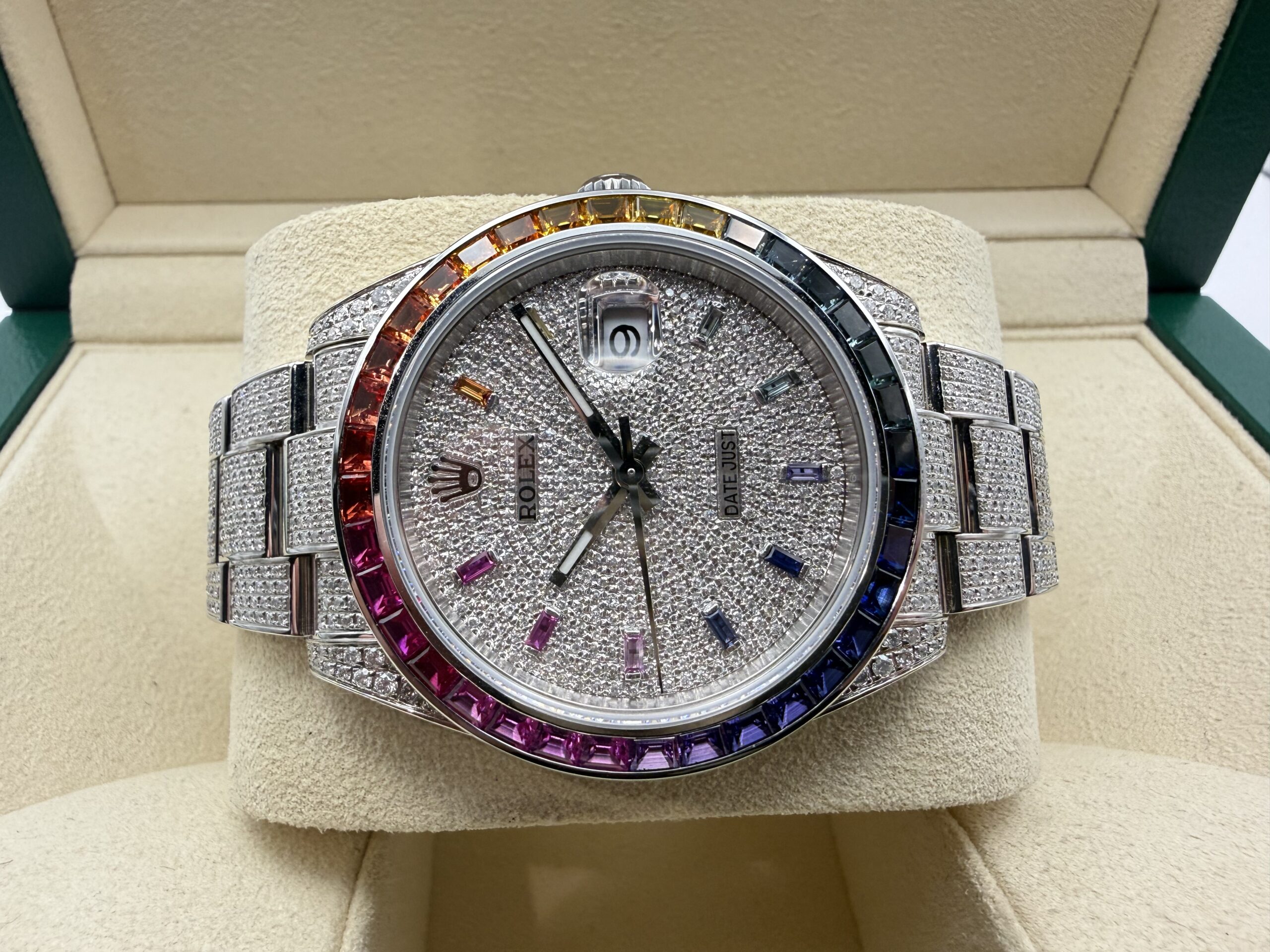 Rolex Datejust 41mm | “ICED OUT” RAINBOW Diamanten Baguette Lunette | Pavé Diamond Wijzerplaat | 126300 - Image 11