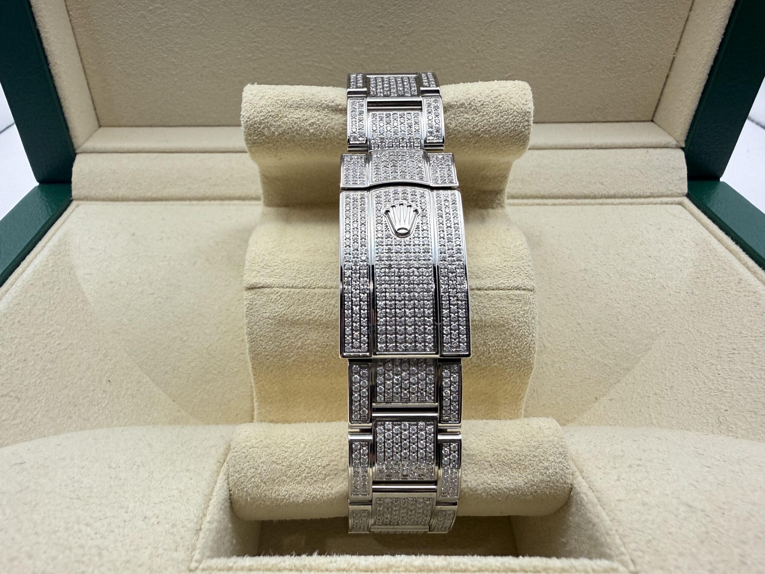 Rolex Datejust 41mm | “ICED OUT” RAINBOW Diamanten Baguette Lunette | Pavé Diamond Wijzerplaat | 126300 - Image 12