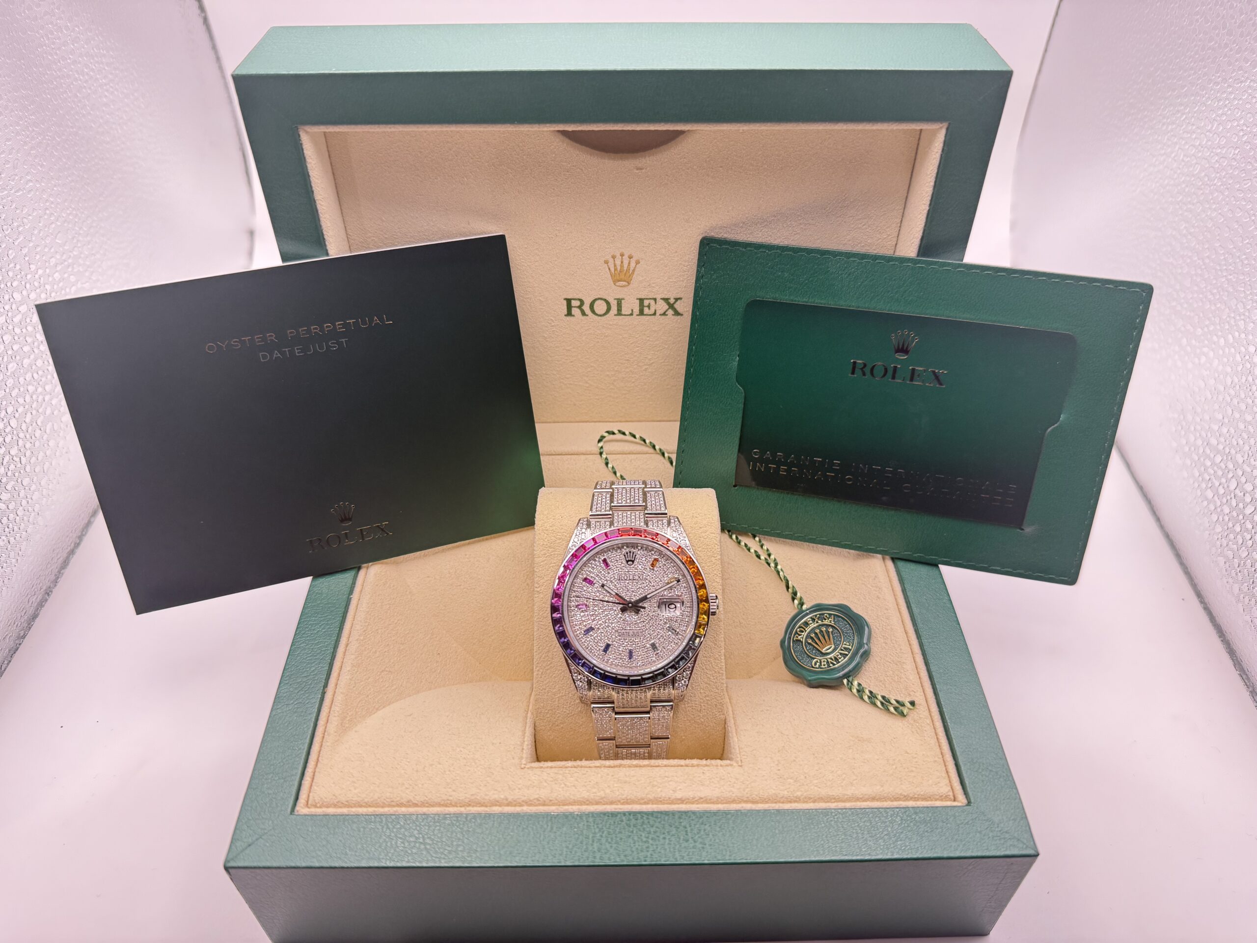 Rolex Datejust 41mm | “ICED OUT” RAINBOW Diamanten Baguette Lunette | Pavé Diamond Wijzerplaat | 126300 - Image 8