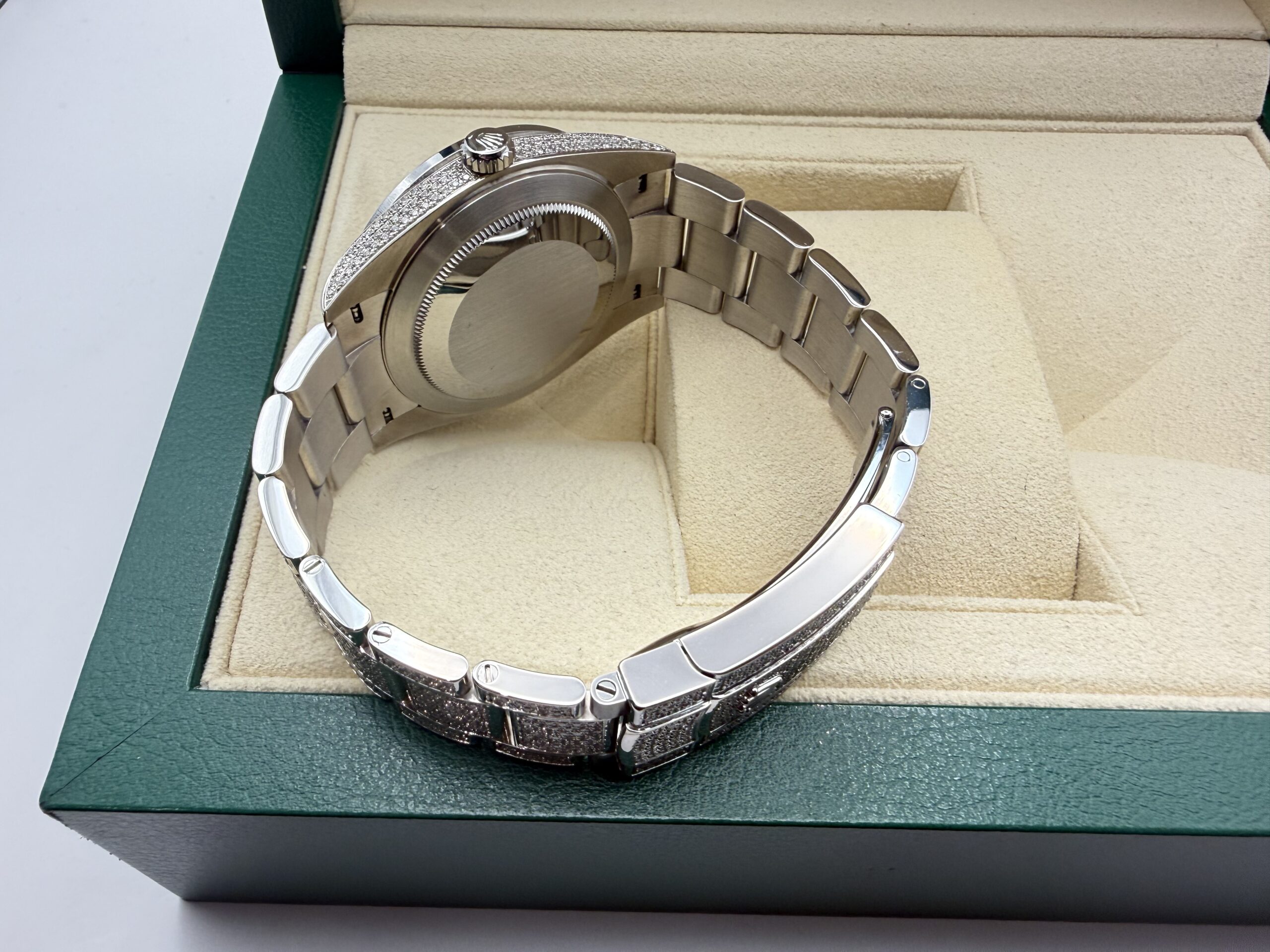 Rolex Datejust 41mm | “ICED OUT” RAINBOW Diamanten Baguette Lunette | Pavé Diamond Wijzerplaat | 126300 - Image 10