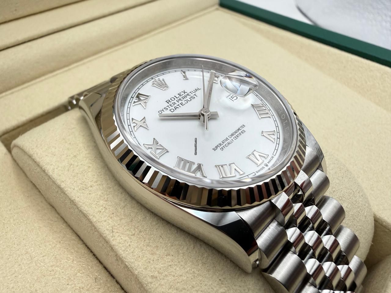 Rolex Datejust 36mm | Witte Wijzerplaat | Romeinse Index |18K Witgoud | Gekartelde Lunette | Jubilee | 126234 - Image 3