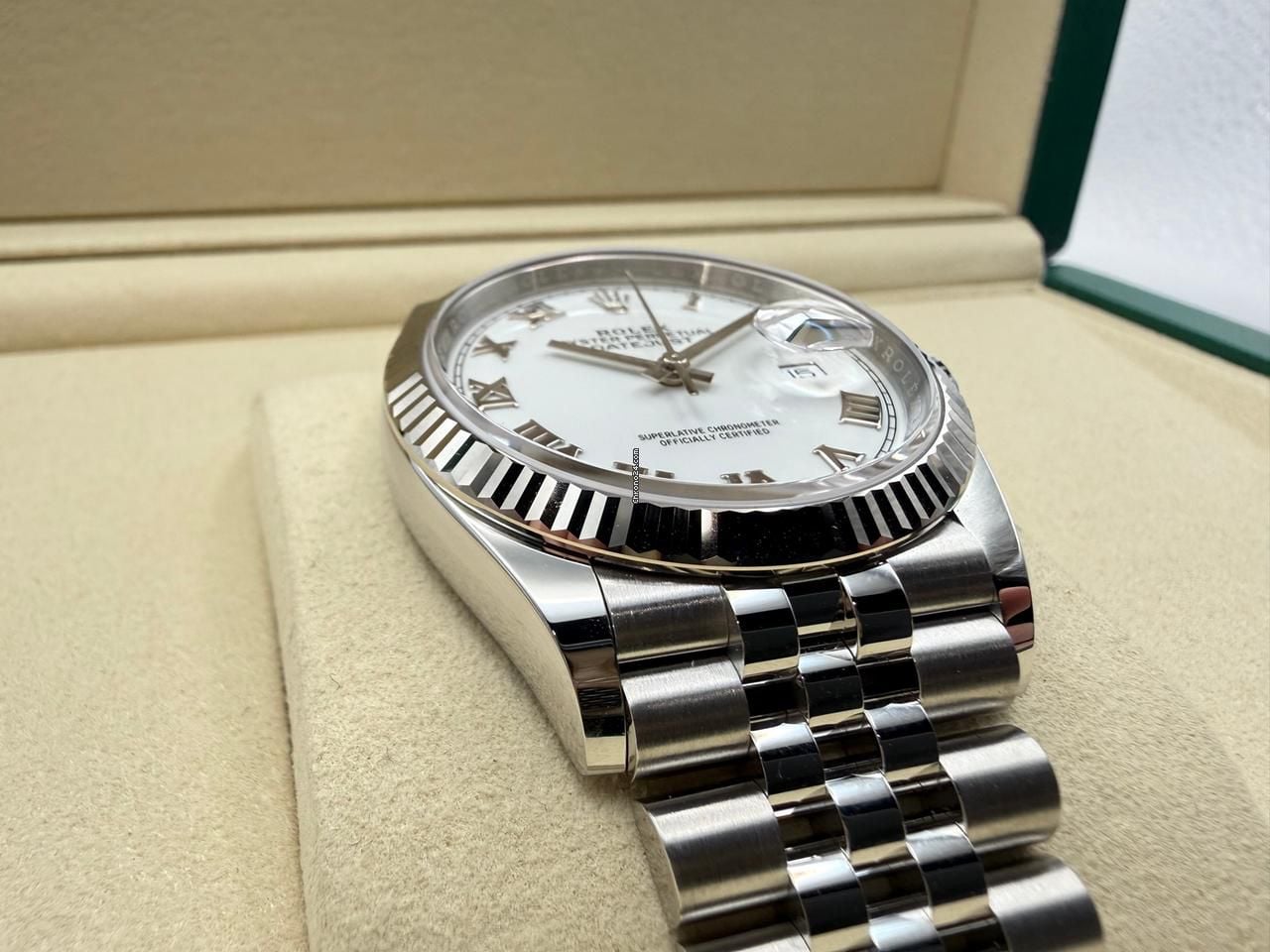 Rolex Datejust 36mm | Witte Wijzerplaat | Romeinse Index |18K Witgoud | Gekartelde Lunette | Jubilee | 126234 - Image 4