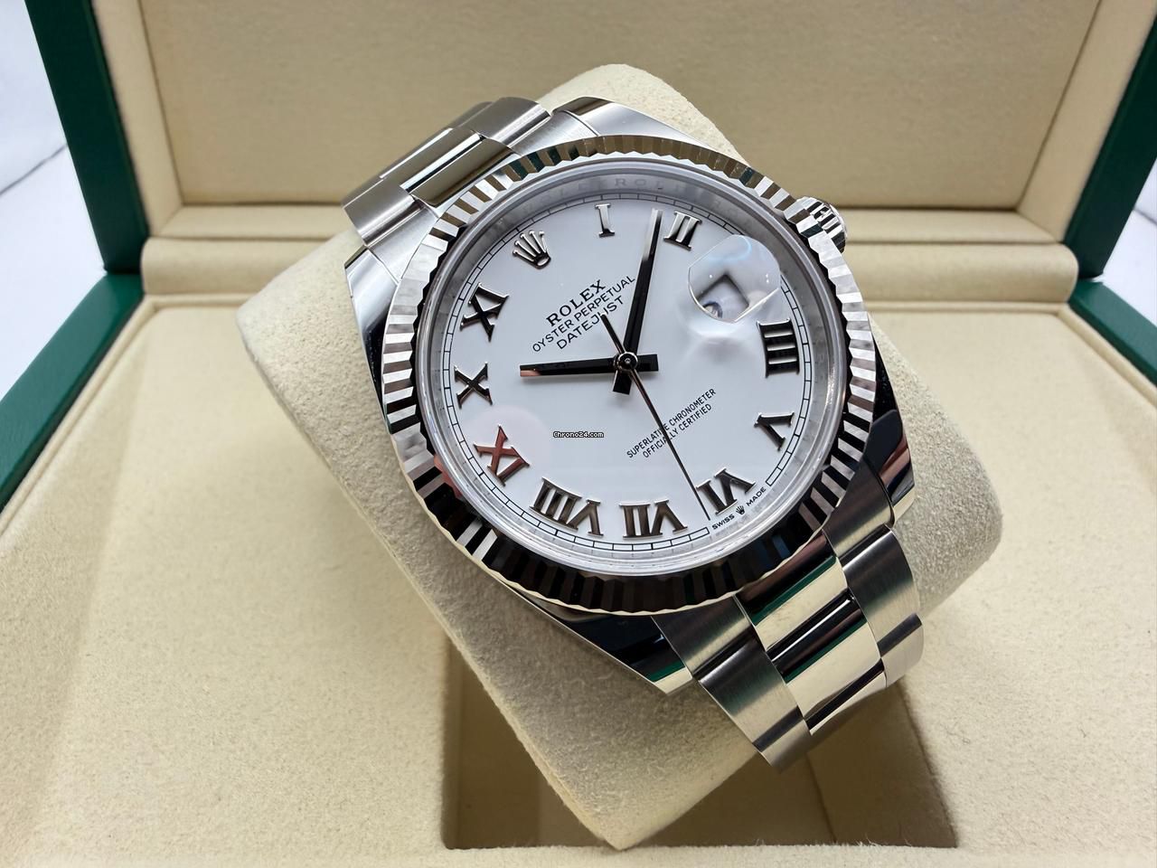 Rolex Datejust 41mm | Witte Wijzerplaat | Romeinse Index | 18K Witgoud | Gekartelde Lunette | Oyster | 126334 - Image 12